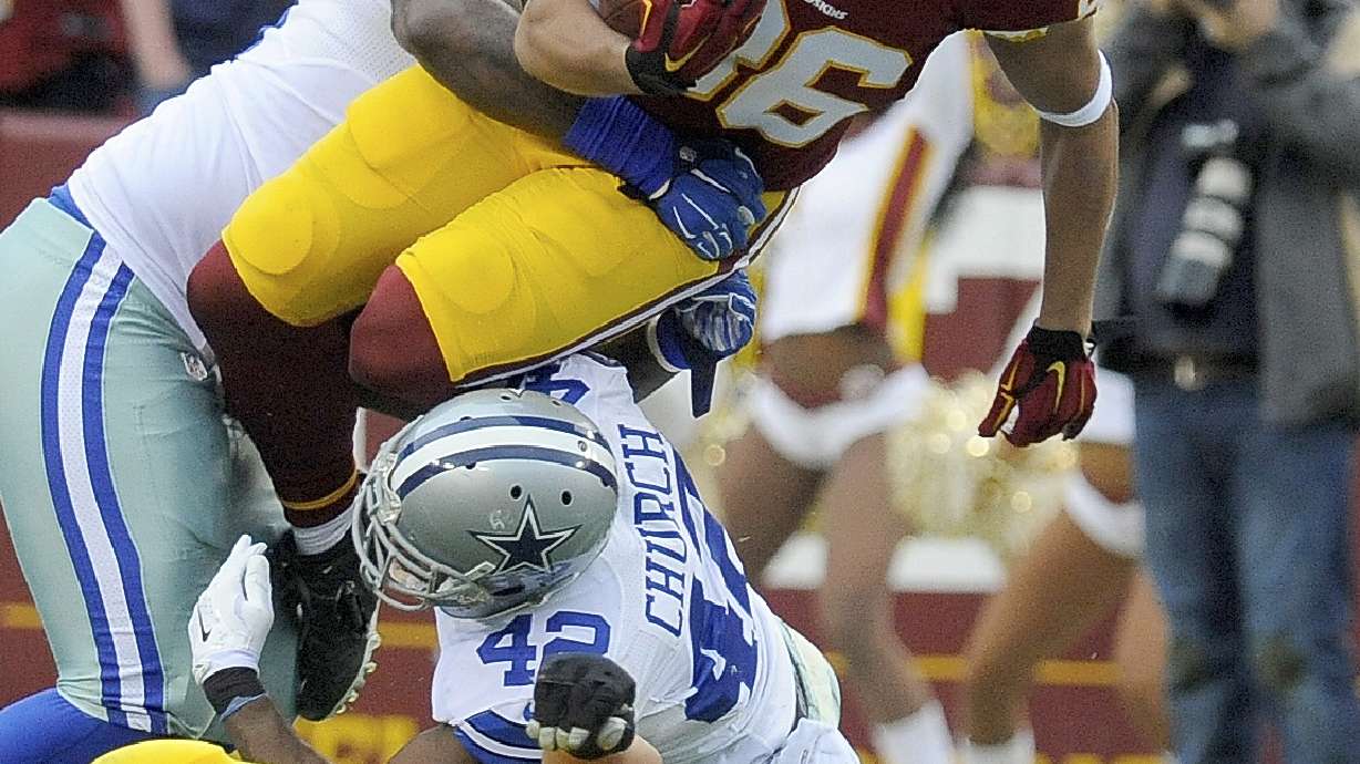 Cowboys' Melton out of playoffs with knee injury