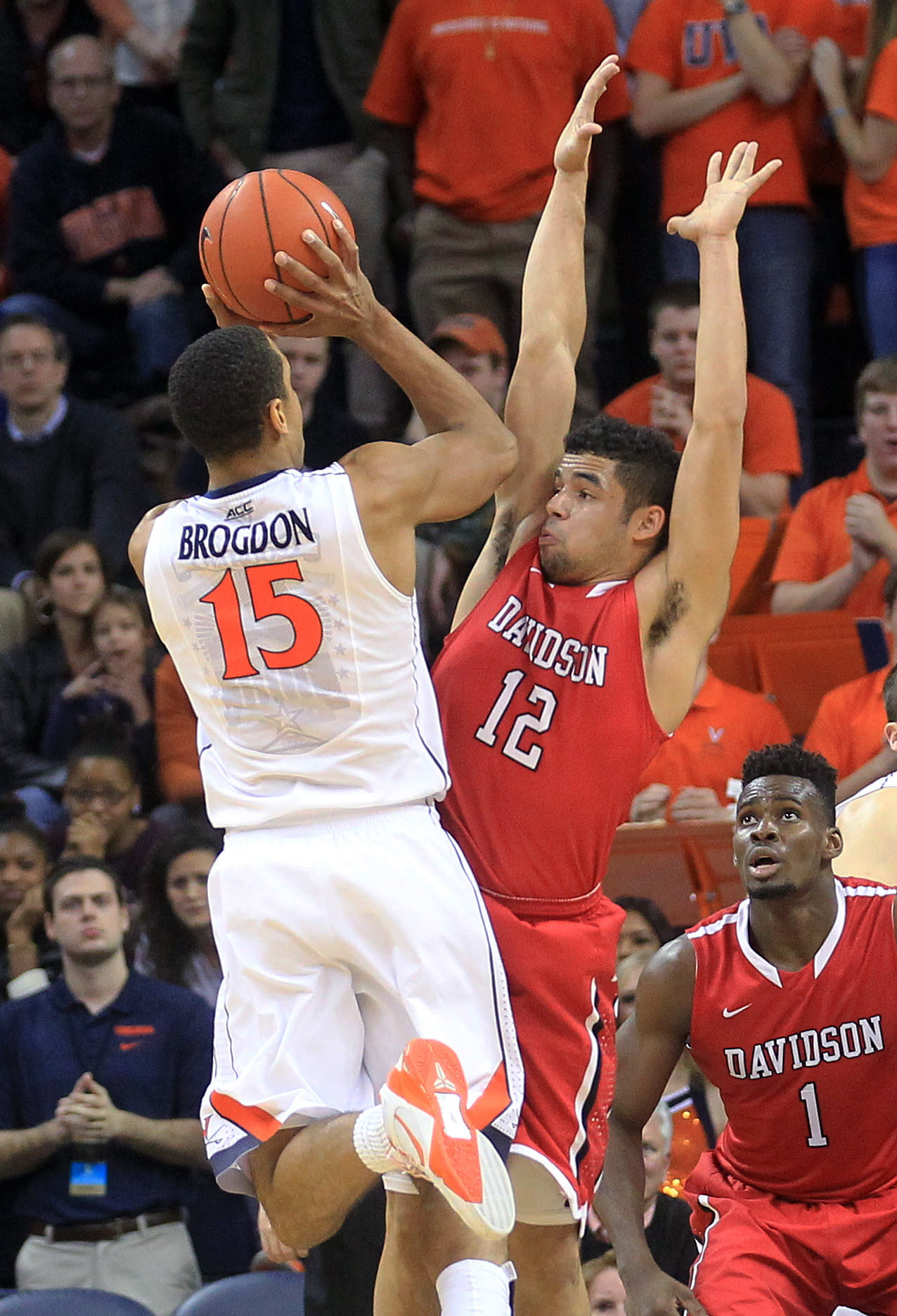 Gill's 25 lead No. 3 Virginia past Davidson, 83-72