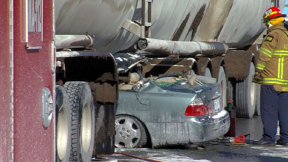 Familia de 3 sobrevive 'milagrosamente' luego de quedar debajo de un camión