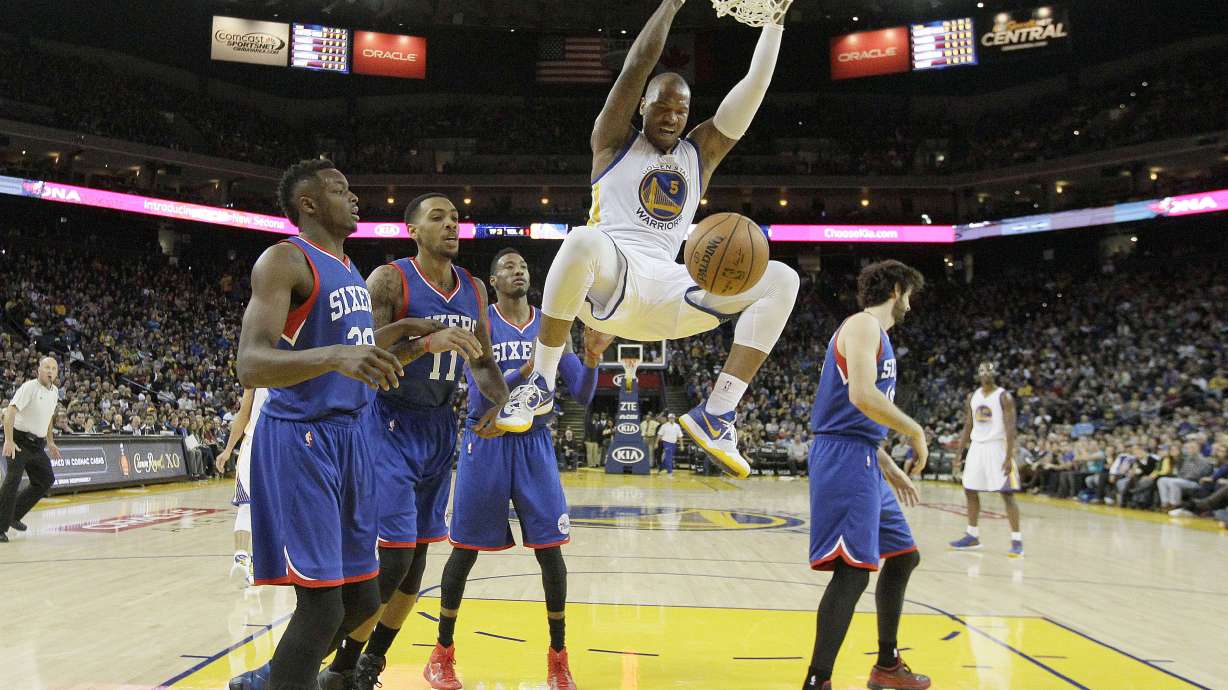Warriors keep rolling, topple 76ers 126-86