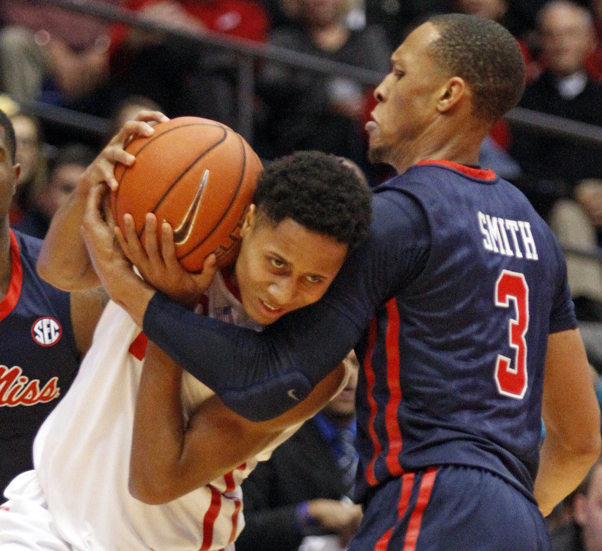 Dayton beats Mississippi 78-74