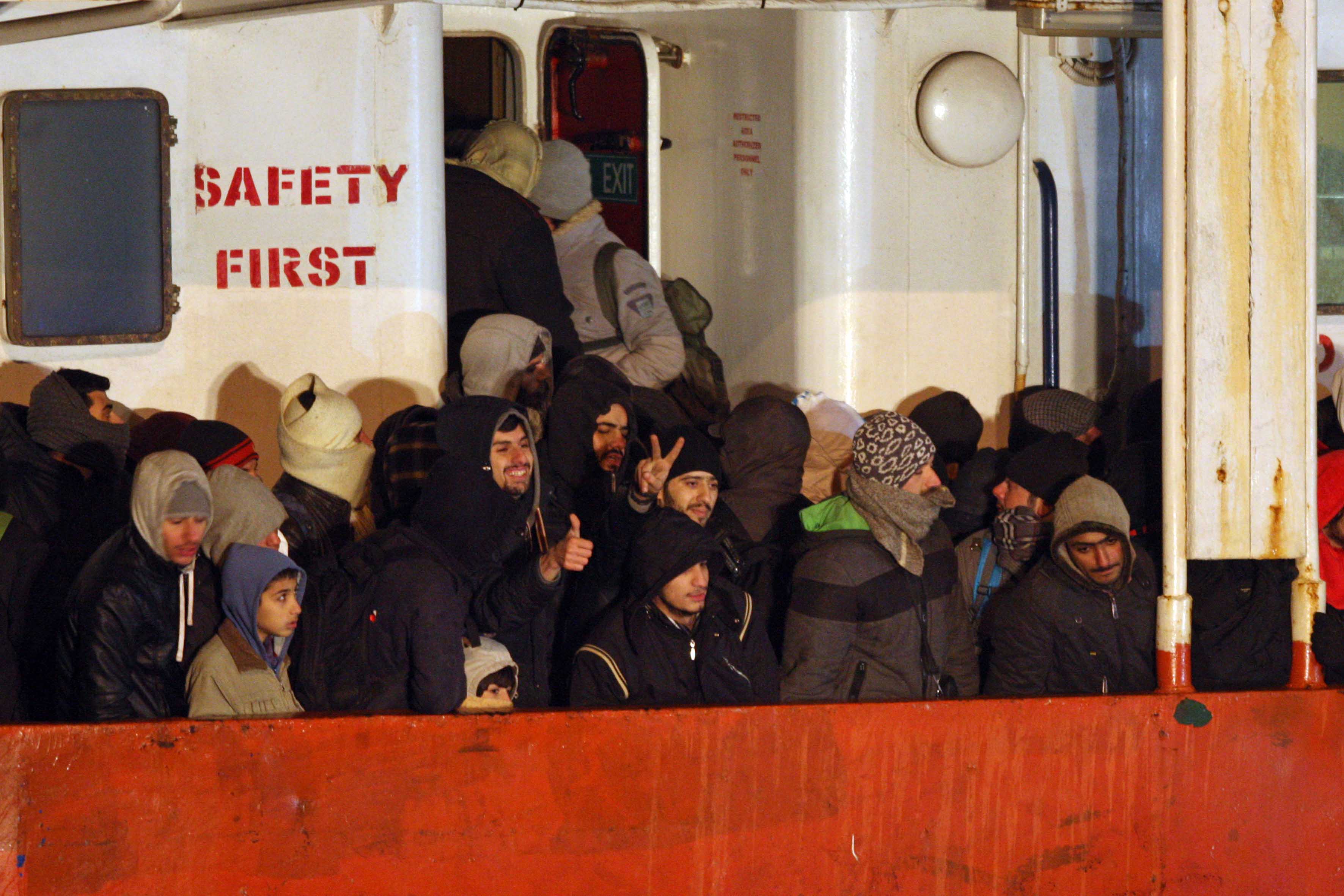 Italy saves 970 migrants abandoned by smugglers