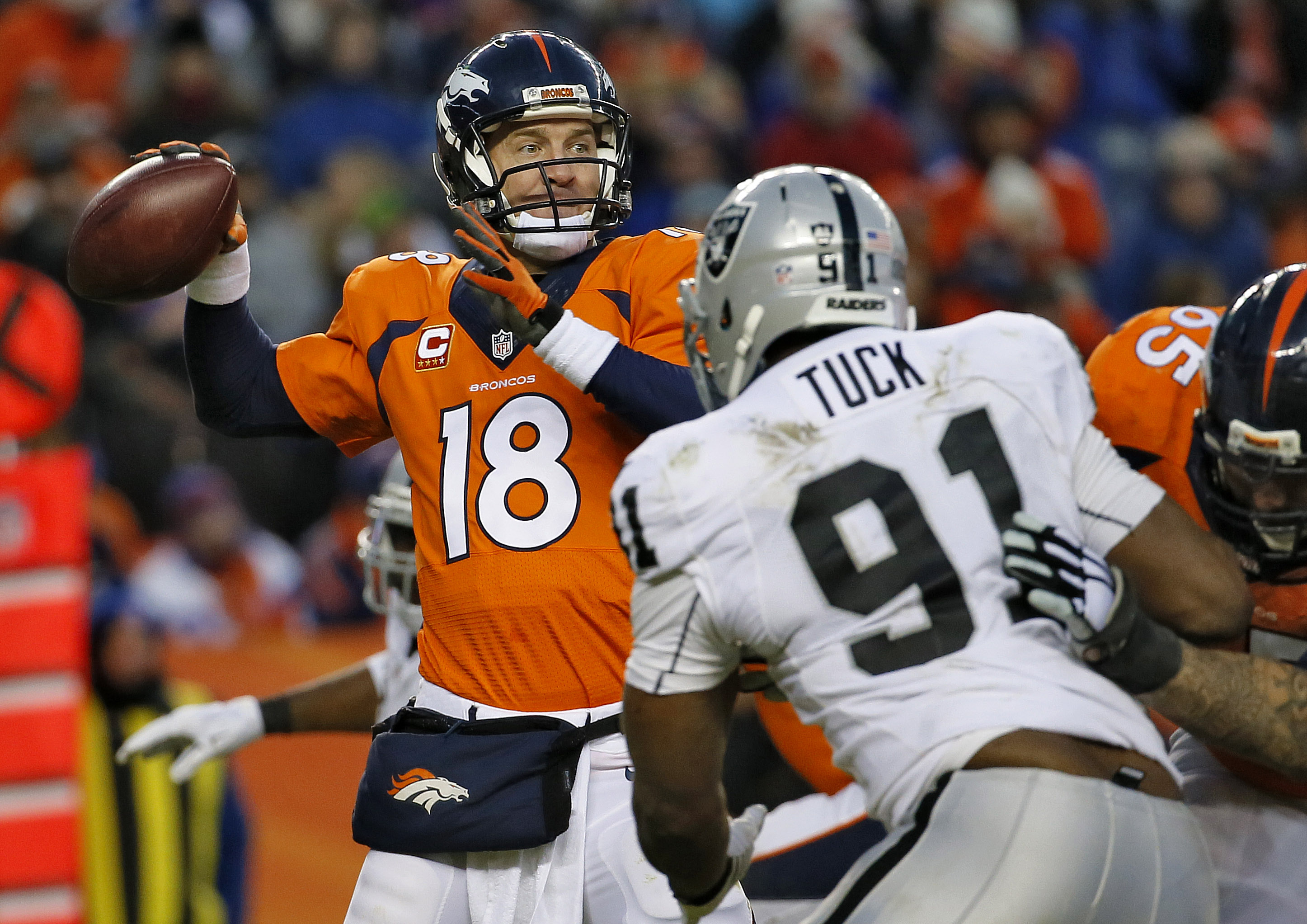 Manning can orchestrate offense from sideline, too