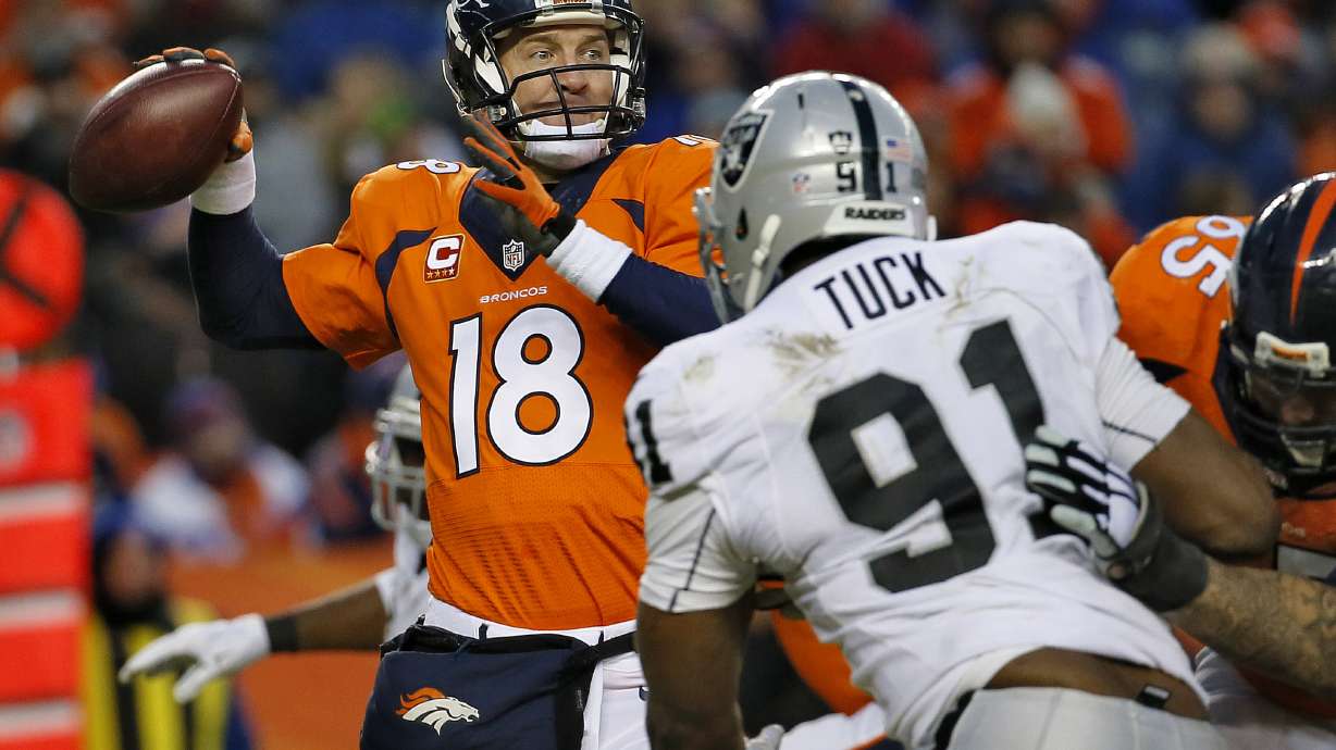 Manning can orchestrate offense from sideline, too