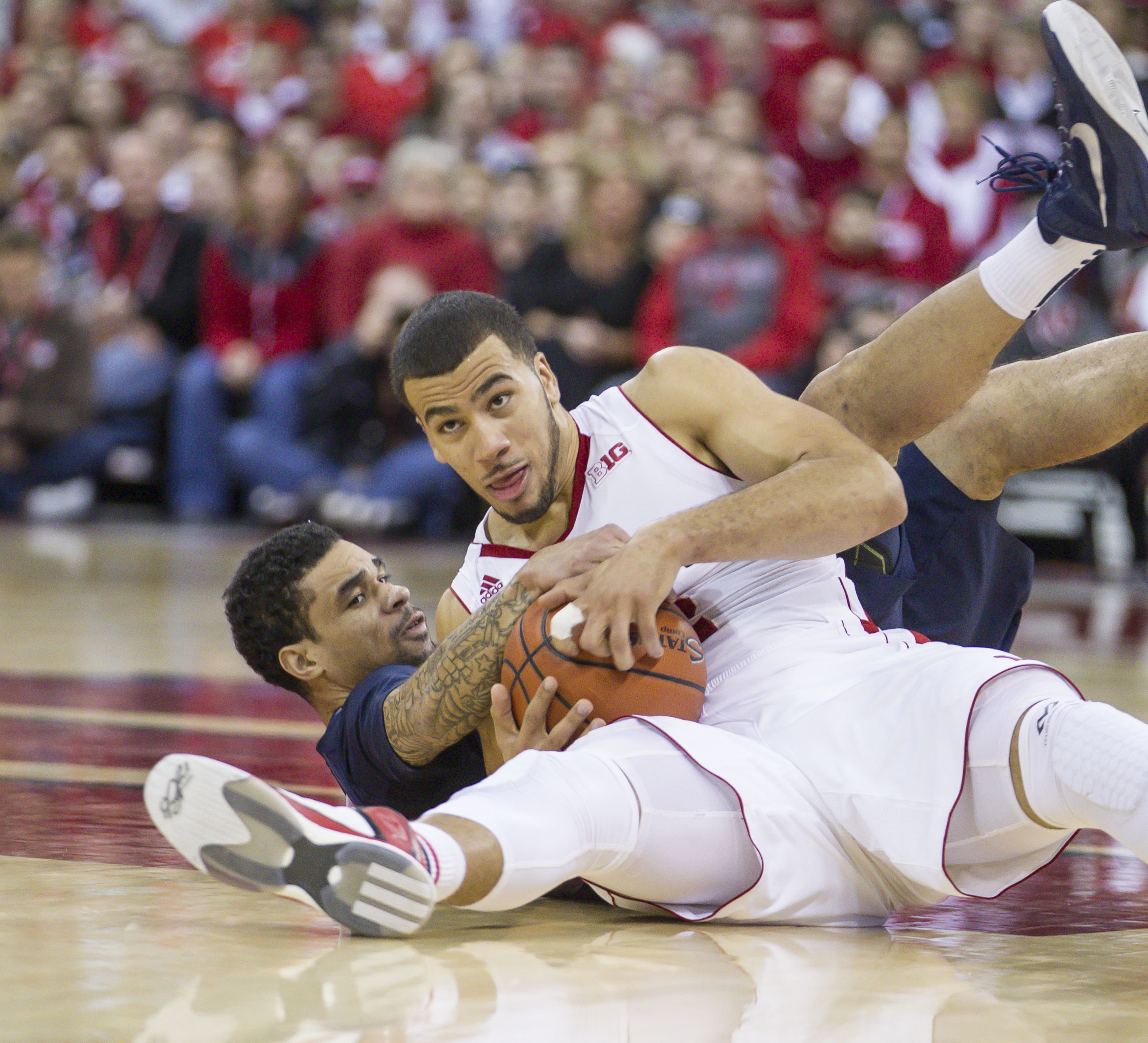 Kaminsky, No. 4 Badgers overwhelm Penn State 89-72