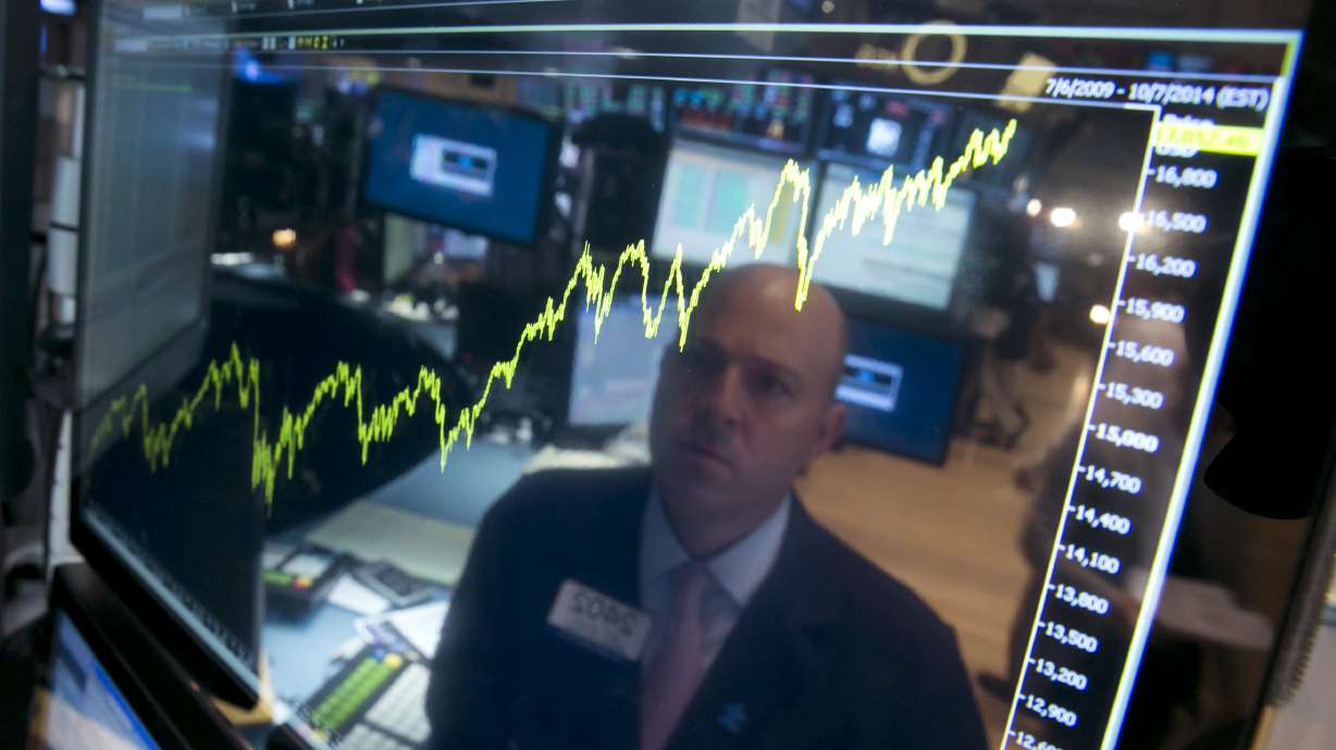 S&P 500 index ends 2014 with a gain of 11 percent