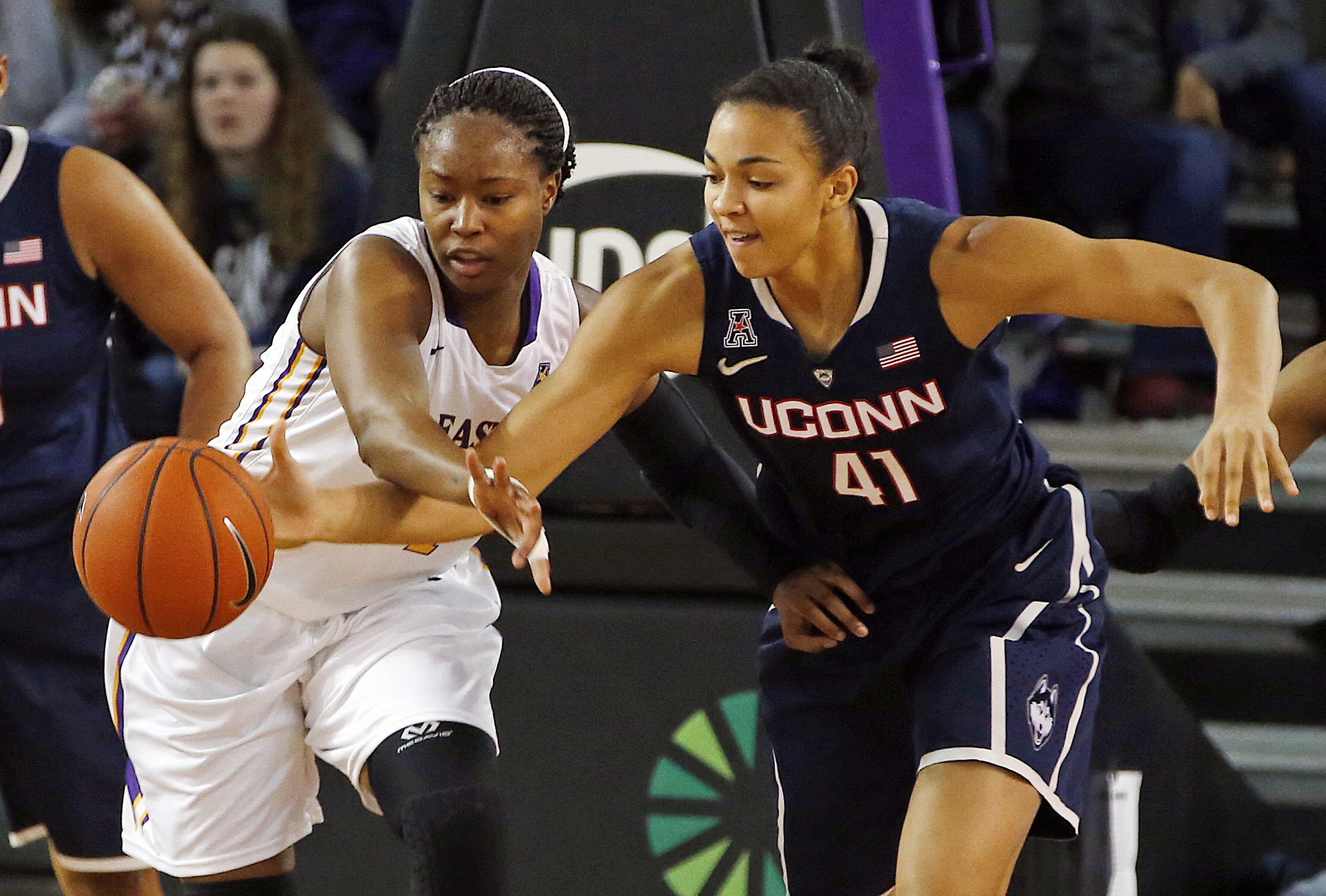 No. 2 Connecticut women beat East Carolina 89-38