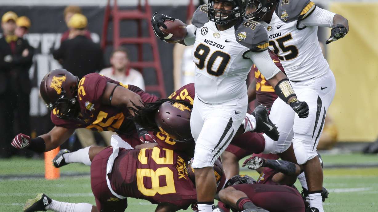 No. 16 Missouri rumbles past Minnesota, 33-17