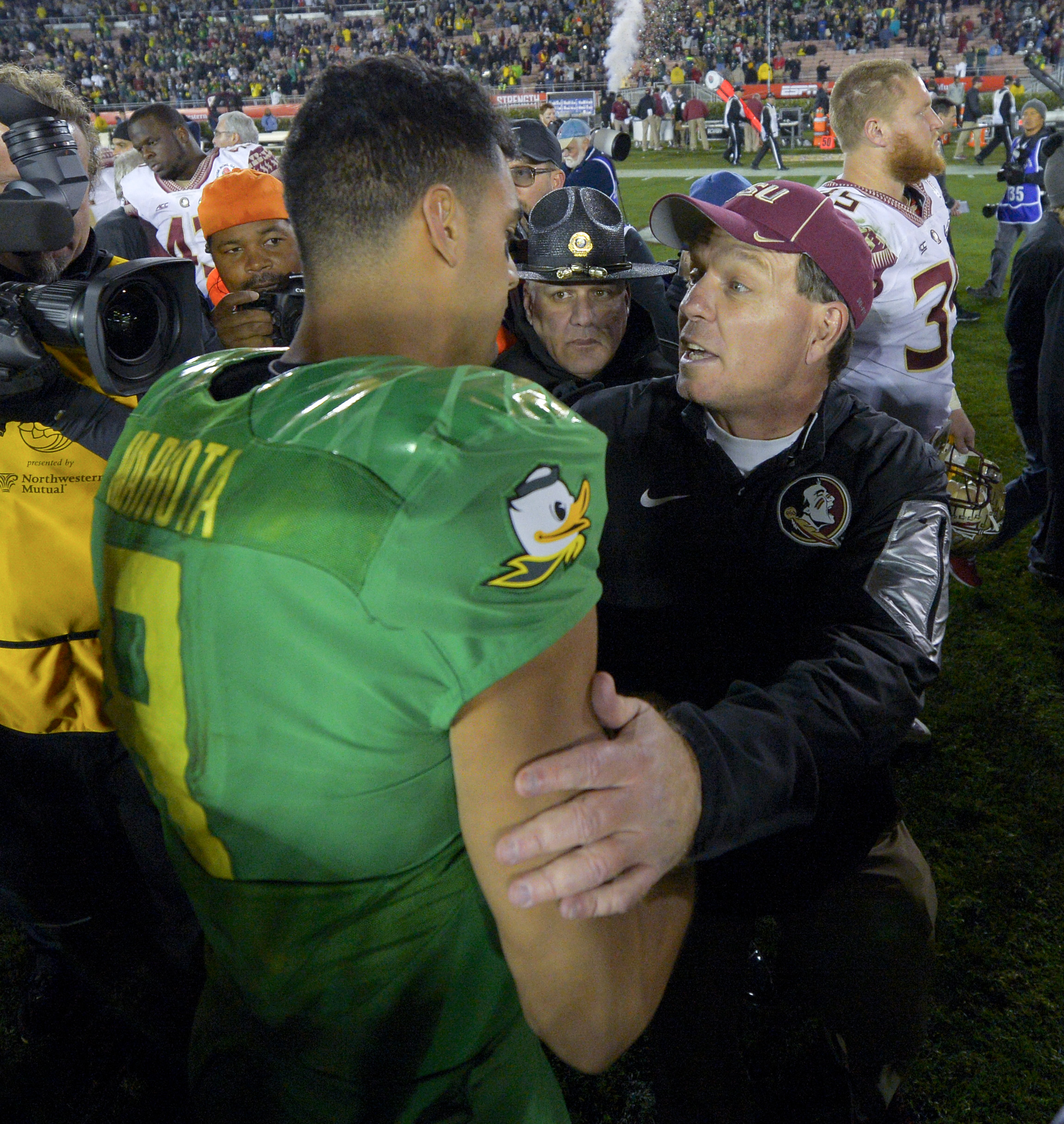 Oregon tears up Rose Bowl record book in victory