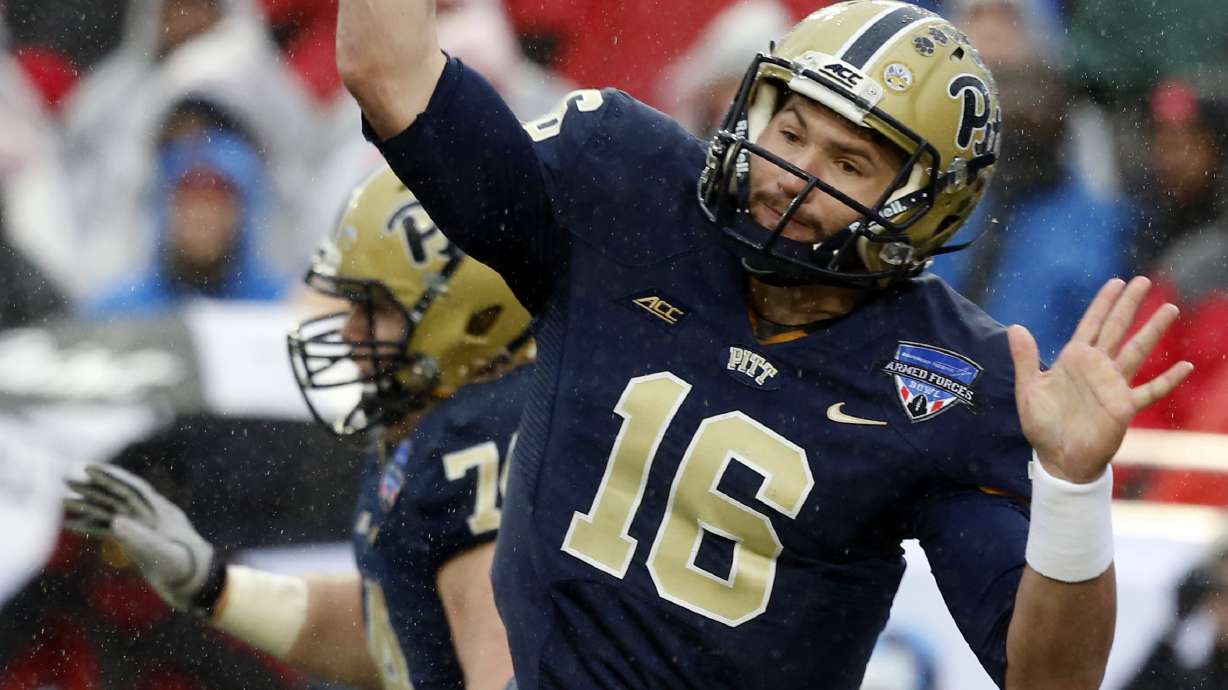 Pitt stunned in 35-34 loss to Houston in AF Bowl