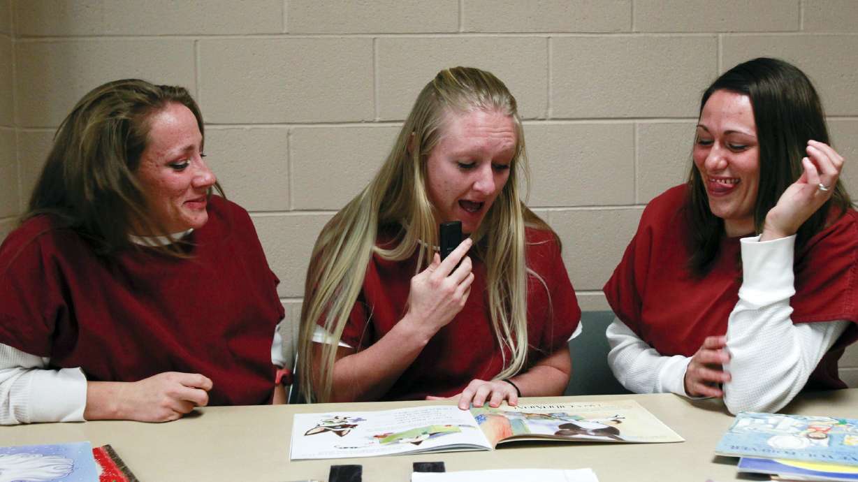 Program lets incarcerated moms read books to kids