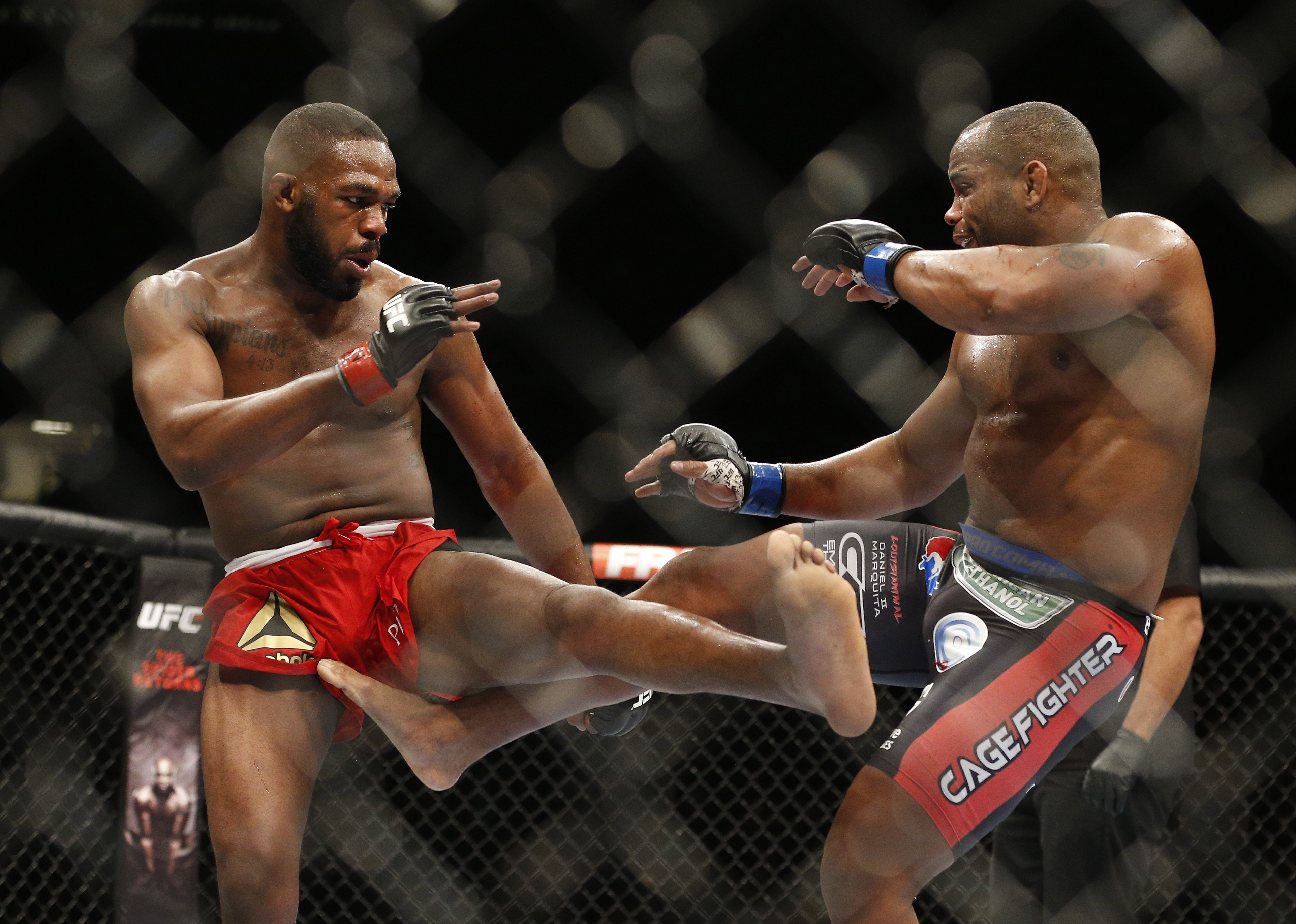Jon Jones retains title at UFC 182