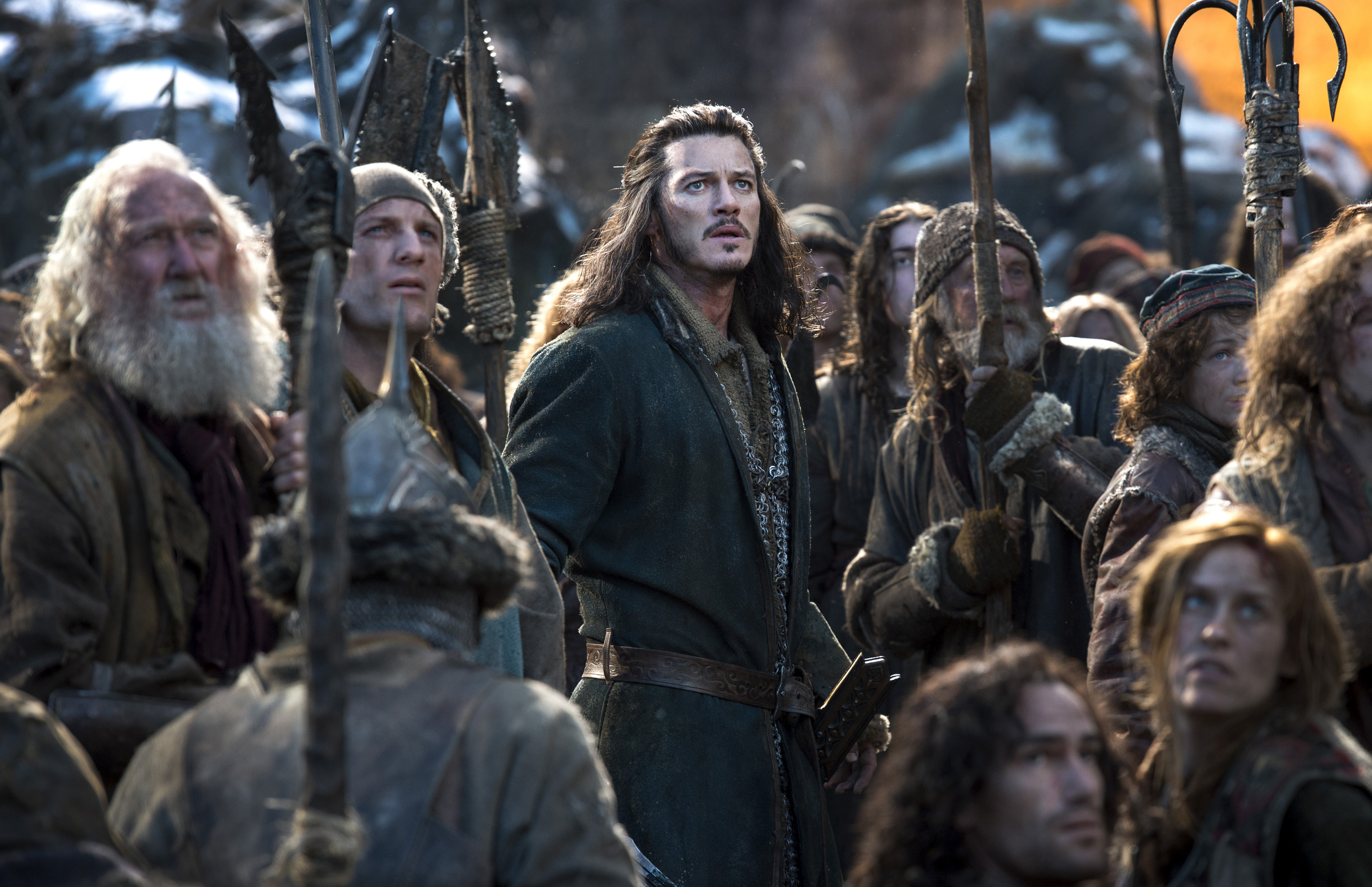 'The Hobbit' tops box office for 3rd weekend