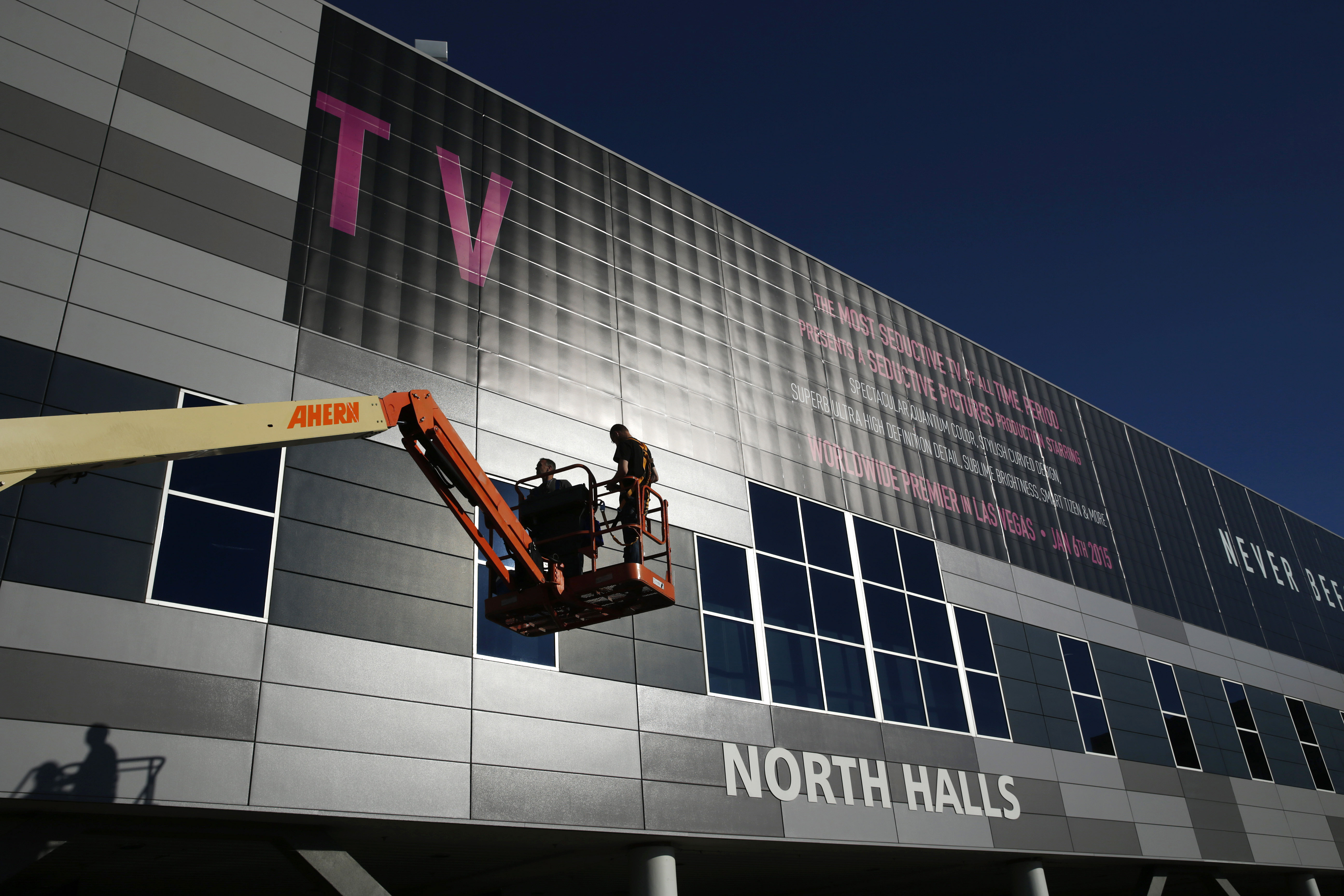 Raise your home's IQ: smart gadgets take center stage at CES