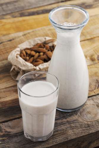 8 healthy ingredients to put in all your smoothies