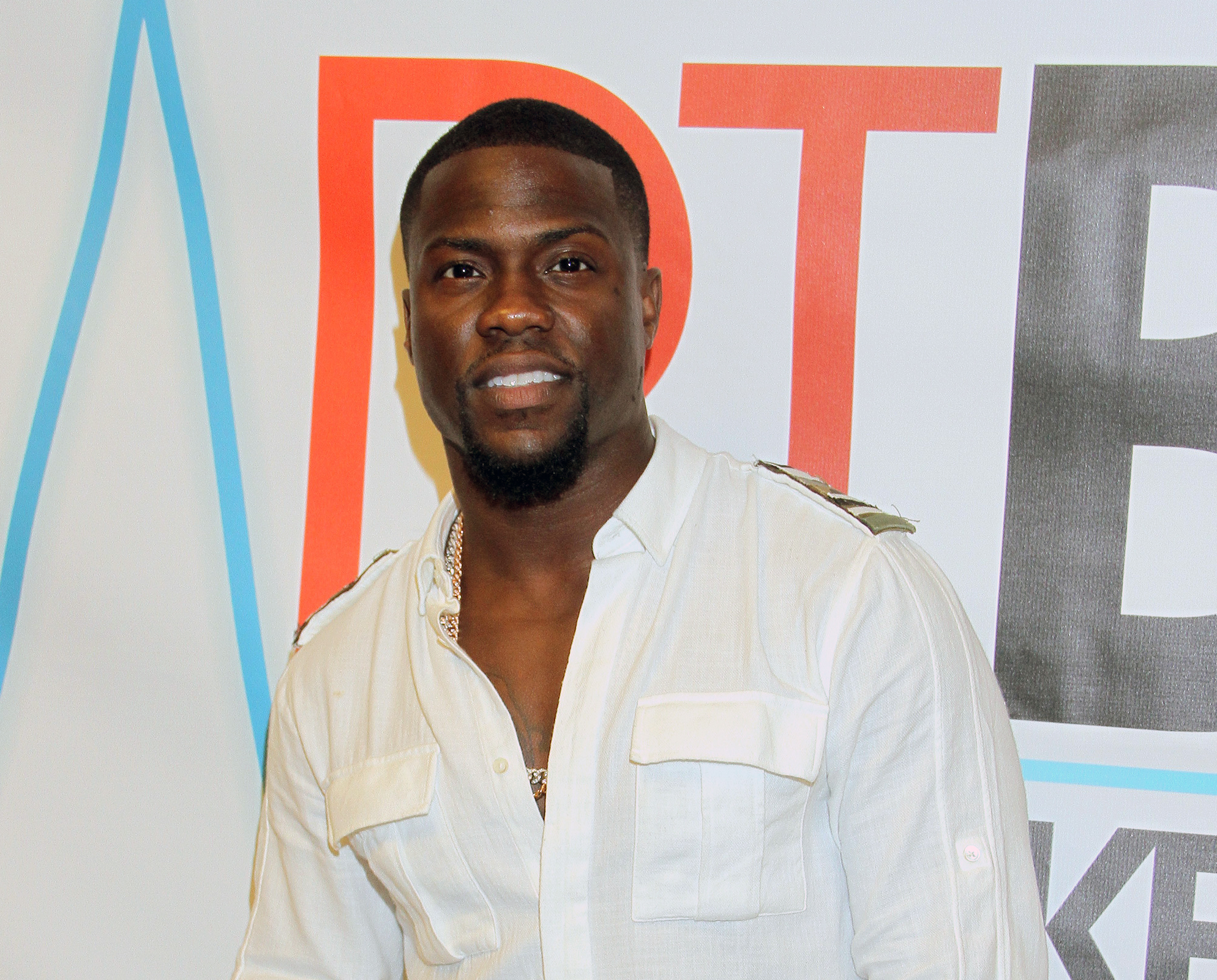 Correction: People-Kevin Hart story