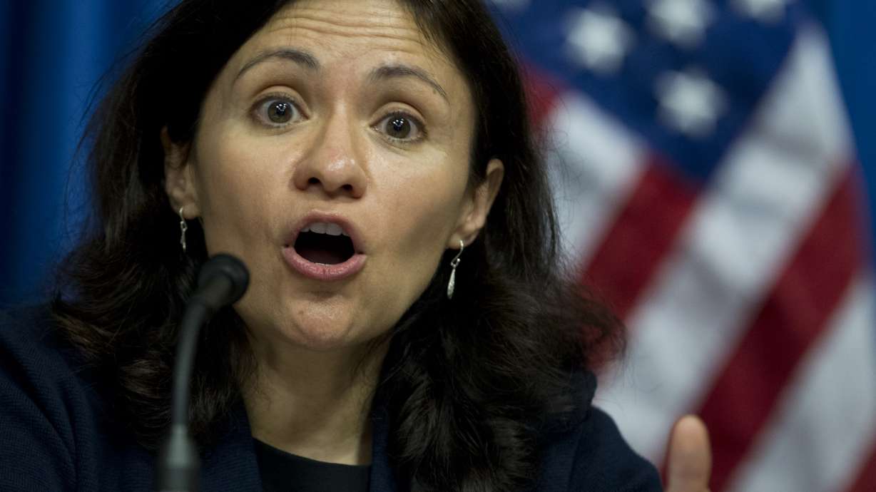 FTC chief says gadget industry must prioritize privacy