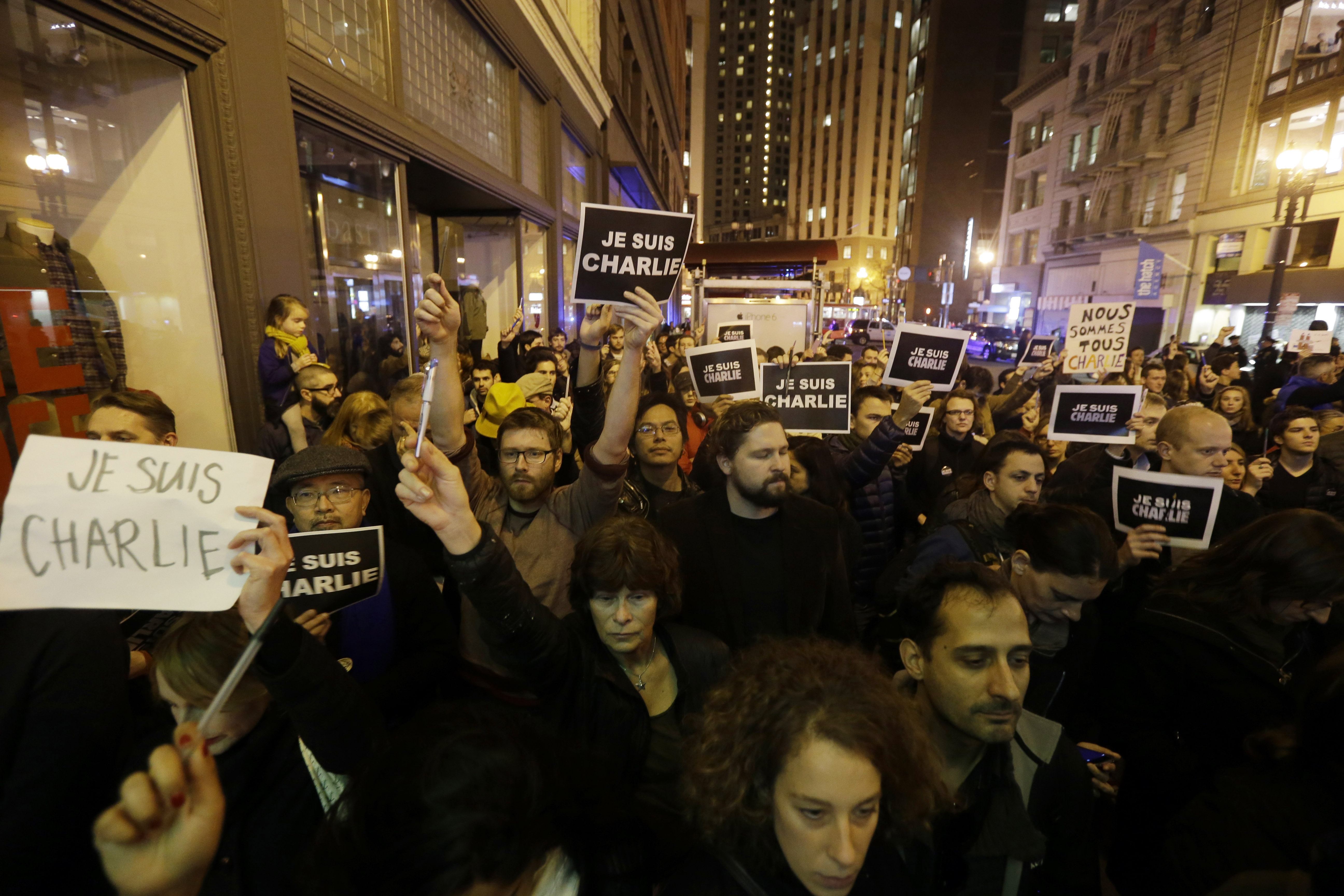 No living in fear: 'I Am Charlie' rallies back free speech