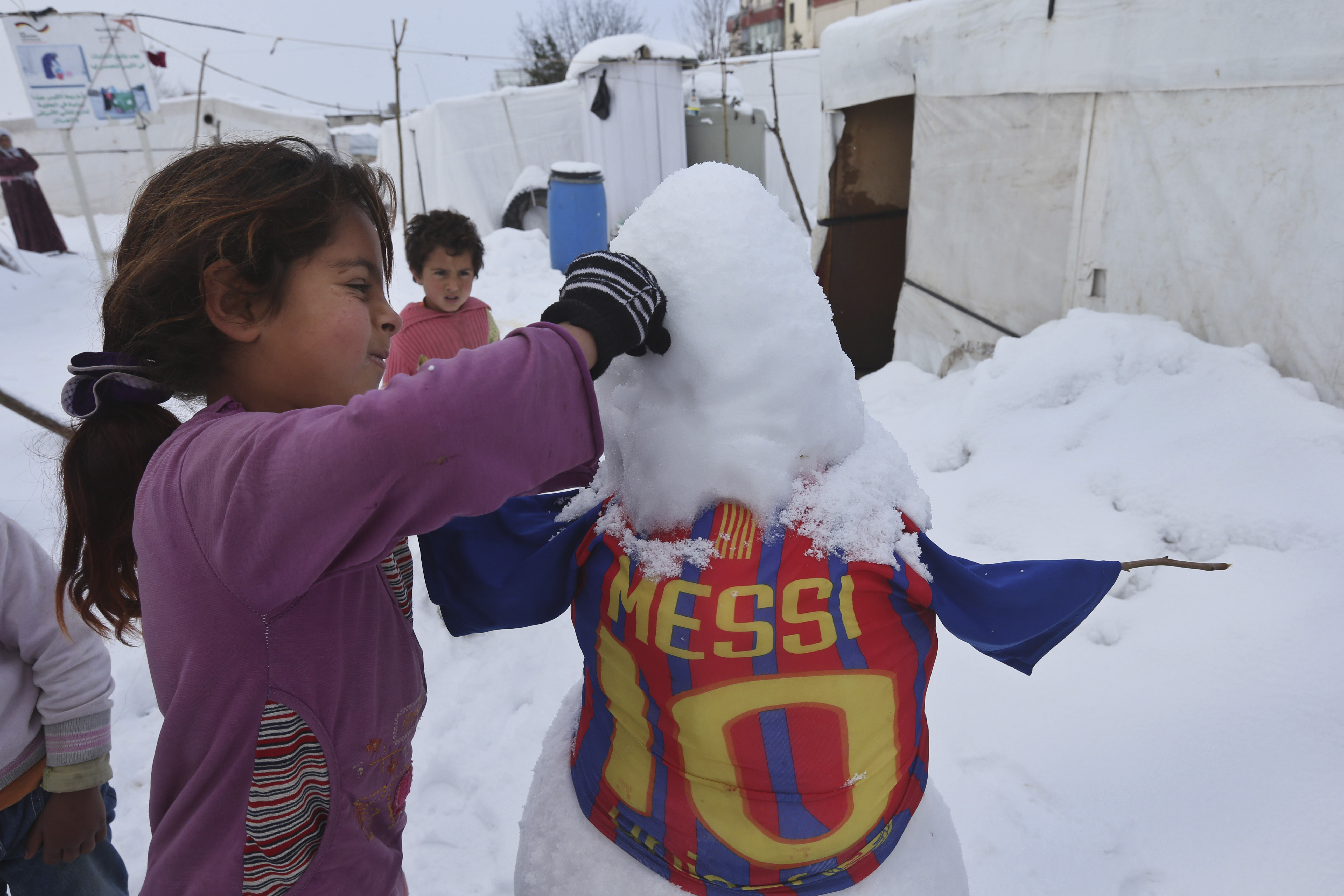 Syrian opposition calls for help amid Mideast snow storm