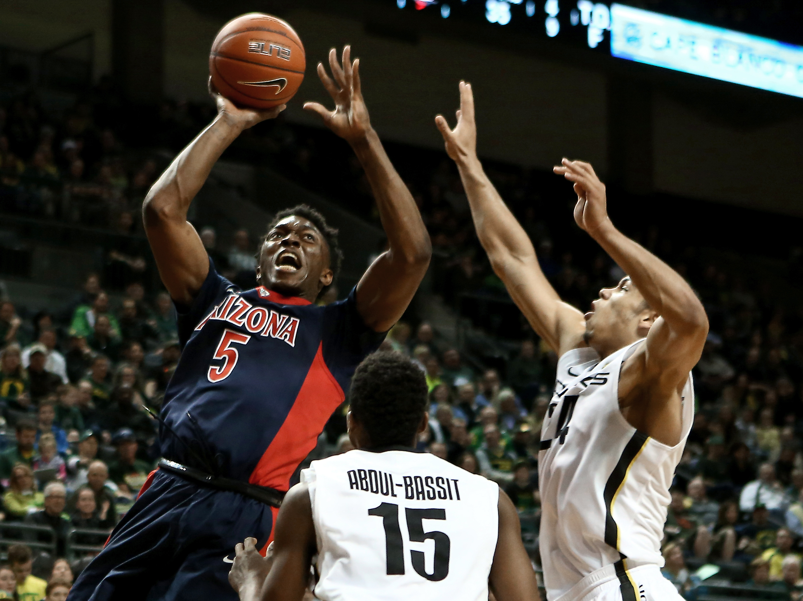 McConnell scores 21 to lead No. 7 Arizona over Oregon, 80-62