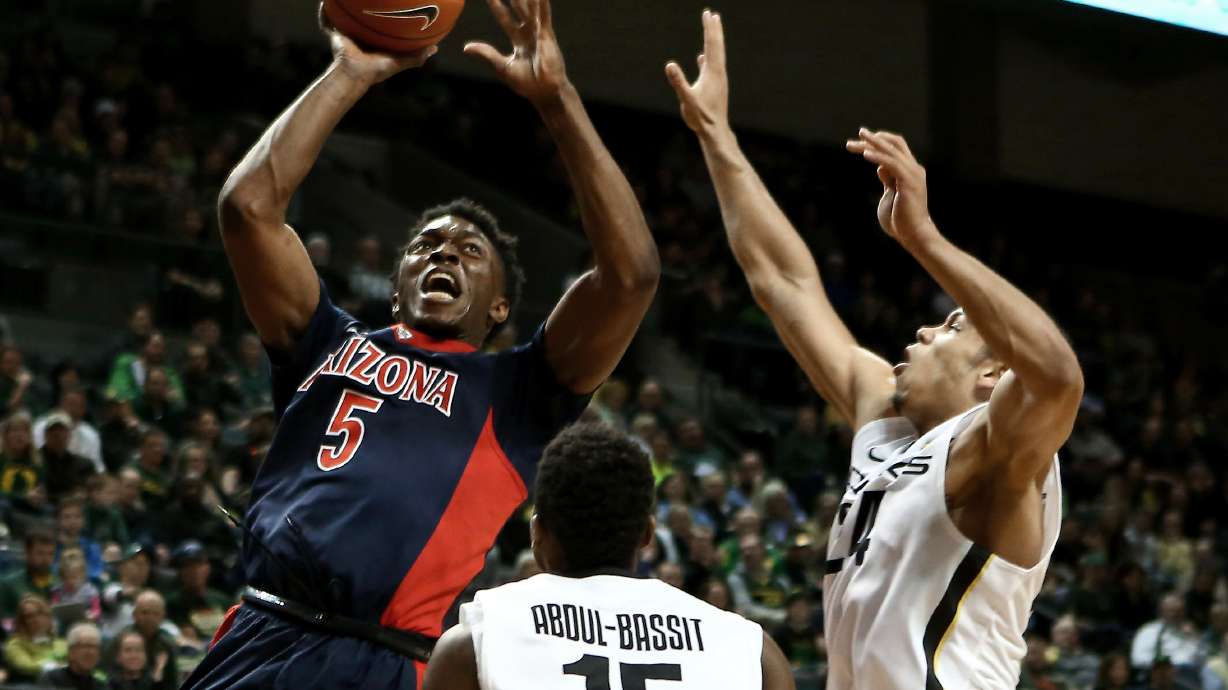 McConnell scores 21 to lead No. 7 Arizona over Oregon, 80-62