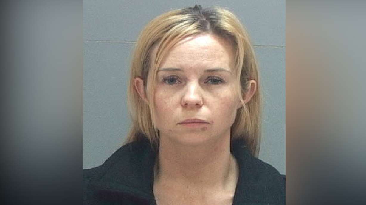 Ex bailarina del Utah Jazz arrestada por tener relaciones sexuales con estudiante menor de edad