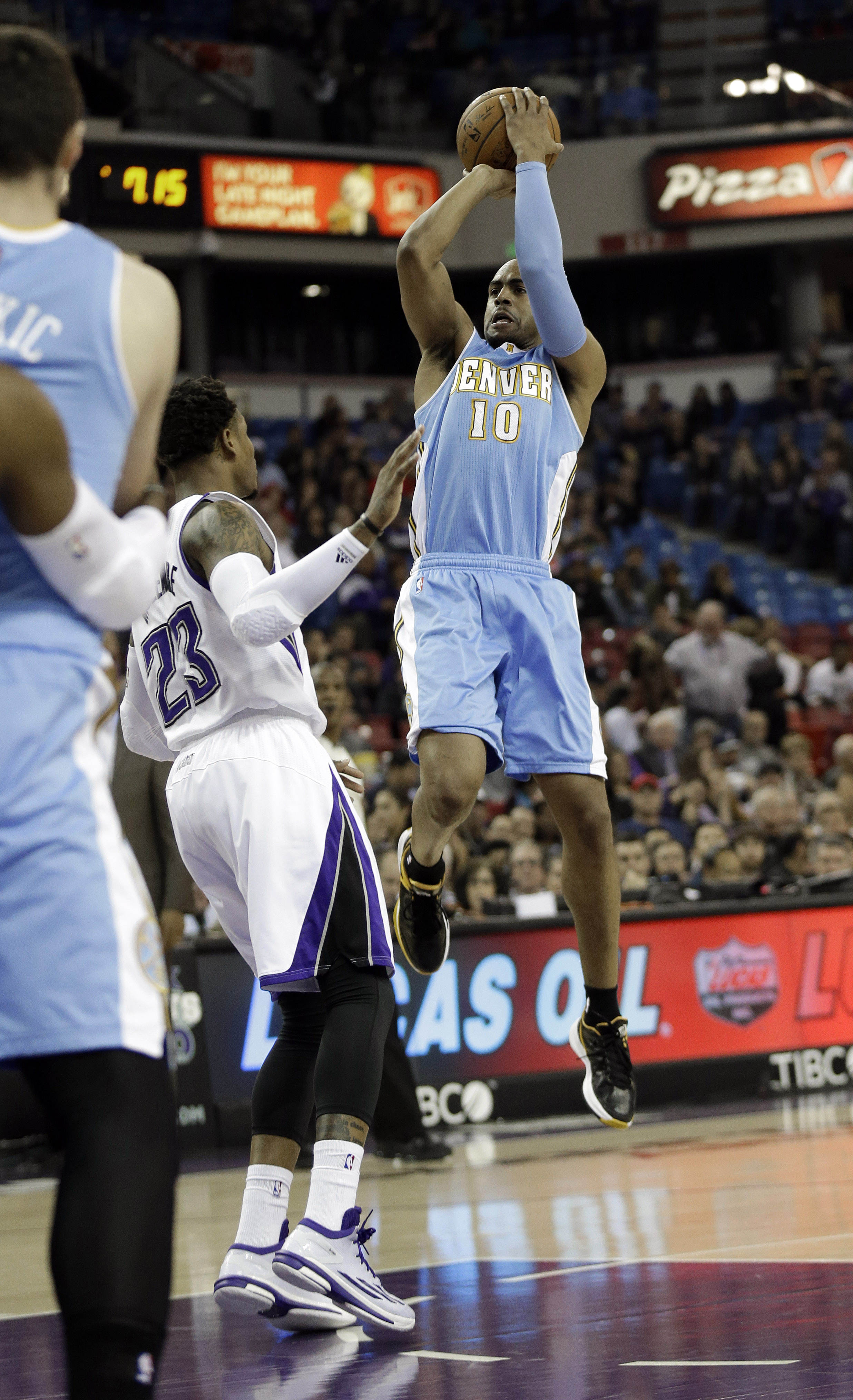 Nuggets beat Kings 118-108 for 4th straight win