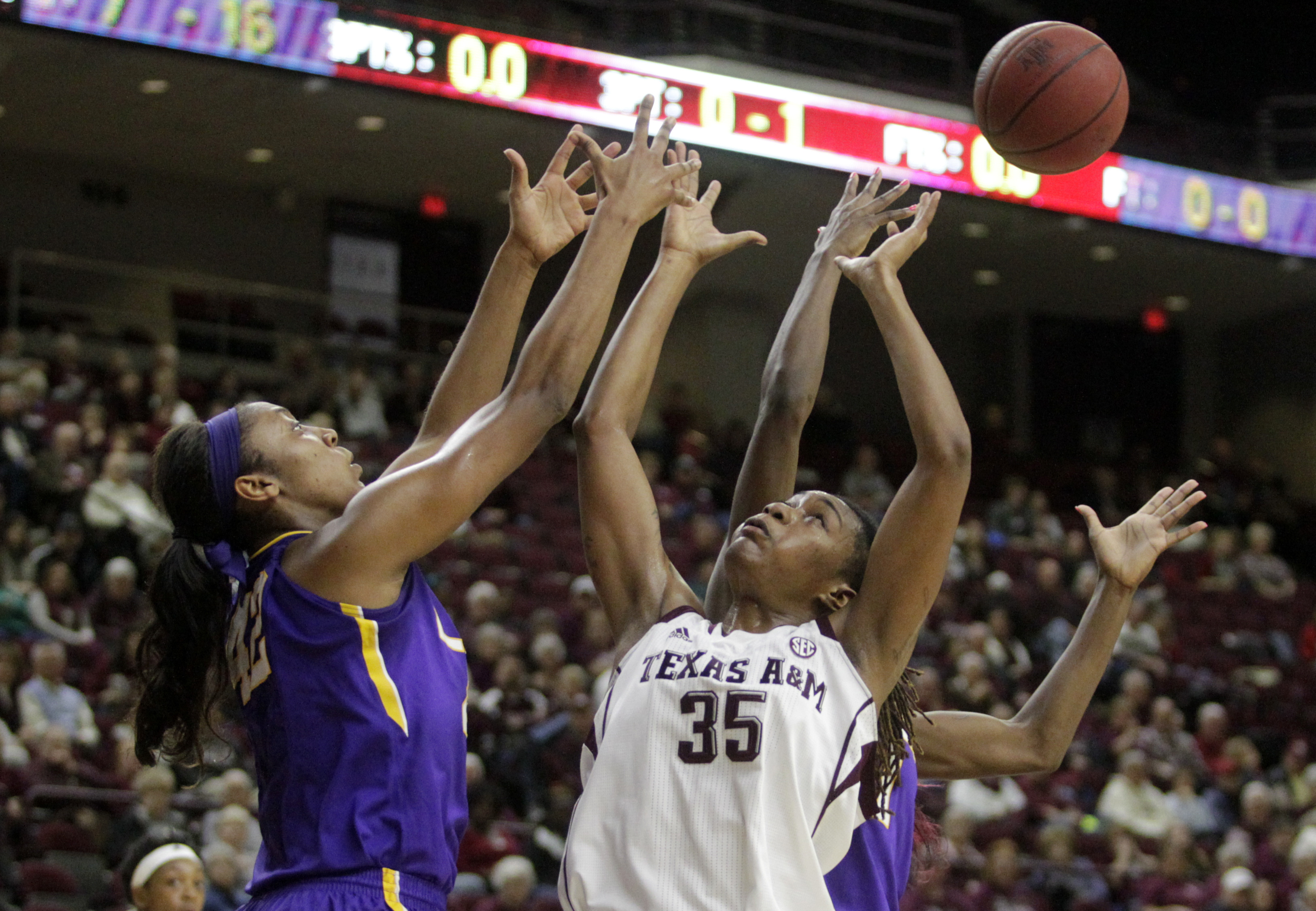 Jones helps No. 9 A&M to 55-48 win over LSU