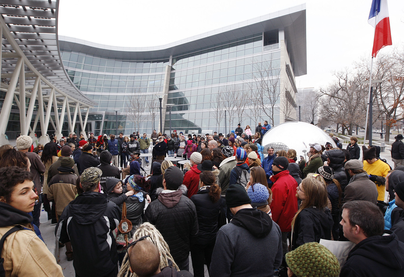 Friends blame police officer for altercation that left Salt Lake man dead