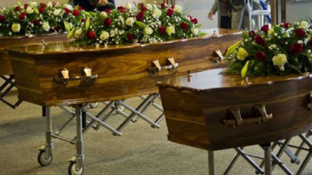 Suben a 69 muertos por beber cerveza contaminada