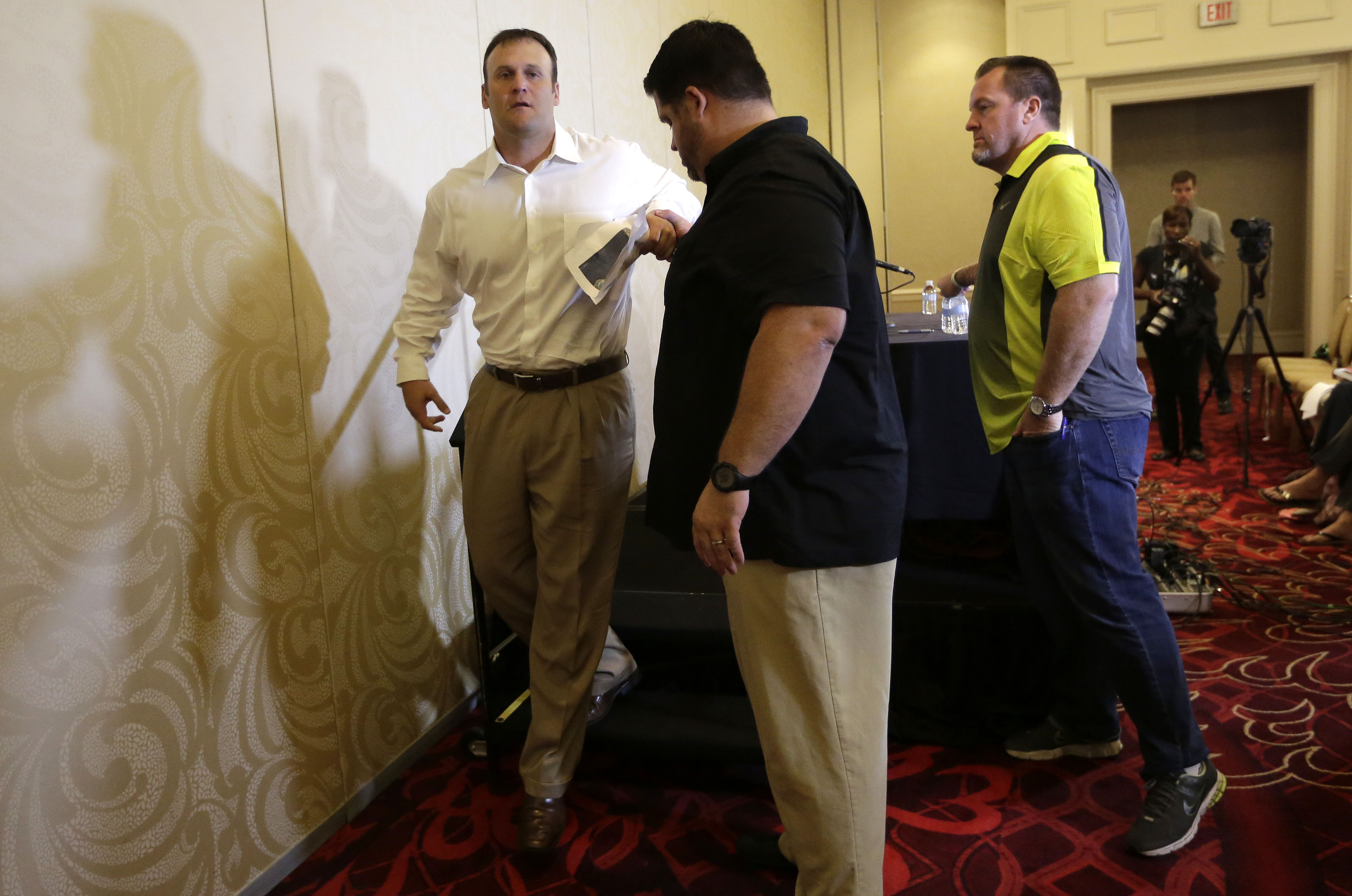 Former NFL fullback Rob Konrad talks about his ocean escape