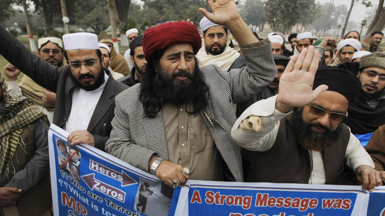 Pakistan cleric offers prayers for Charlie Hebdo attackers