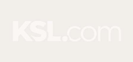 Stephon Castle gets triple-double as Spurs trounce Bucks 127-95 for eighth straight win