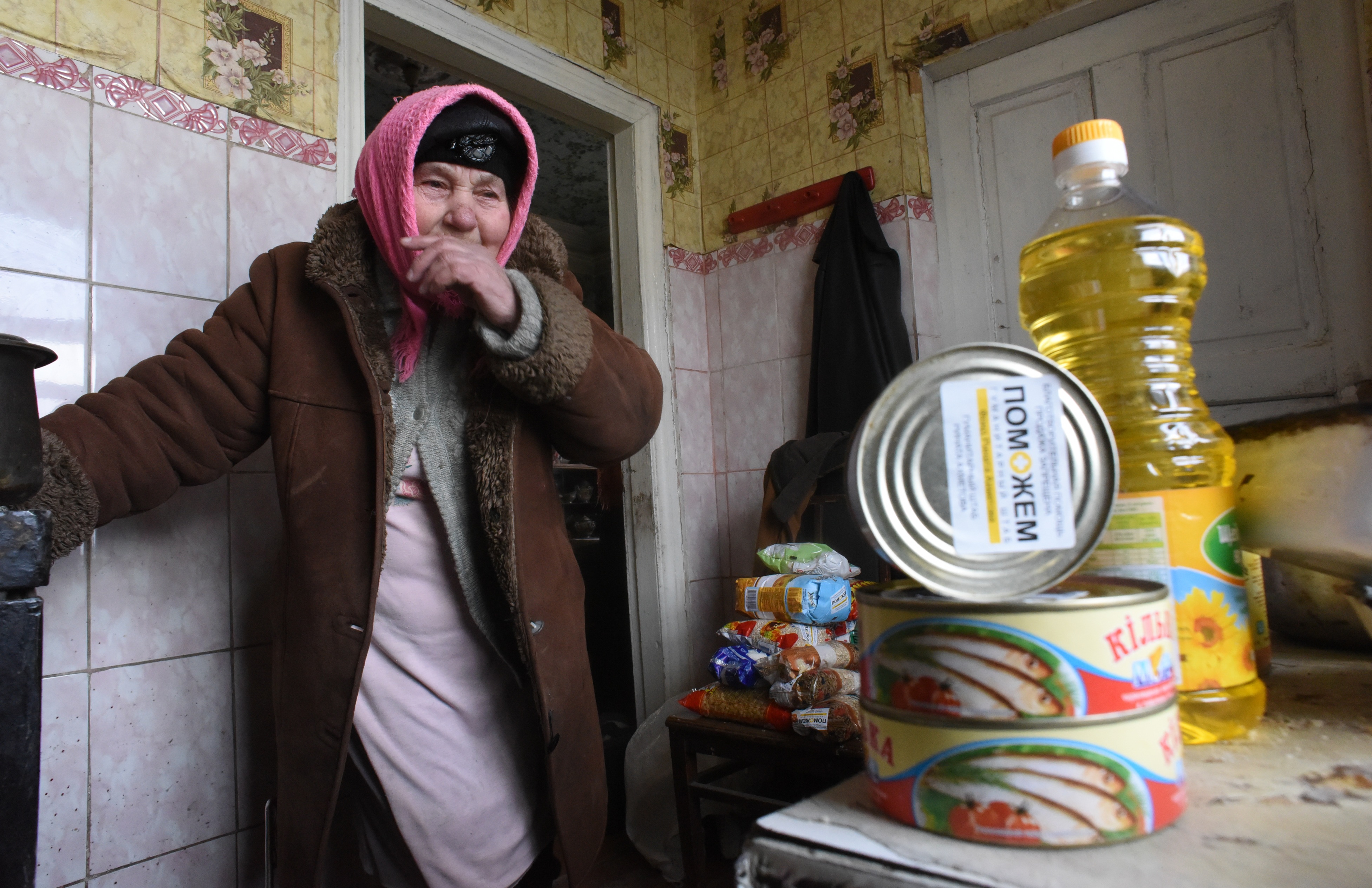 Lack of aid deepens suffering in conflict-hit east Ukraine