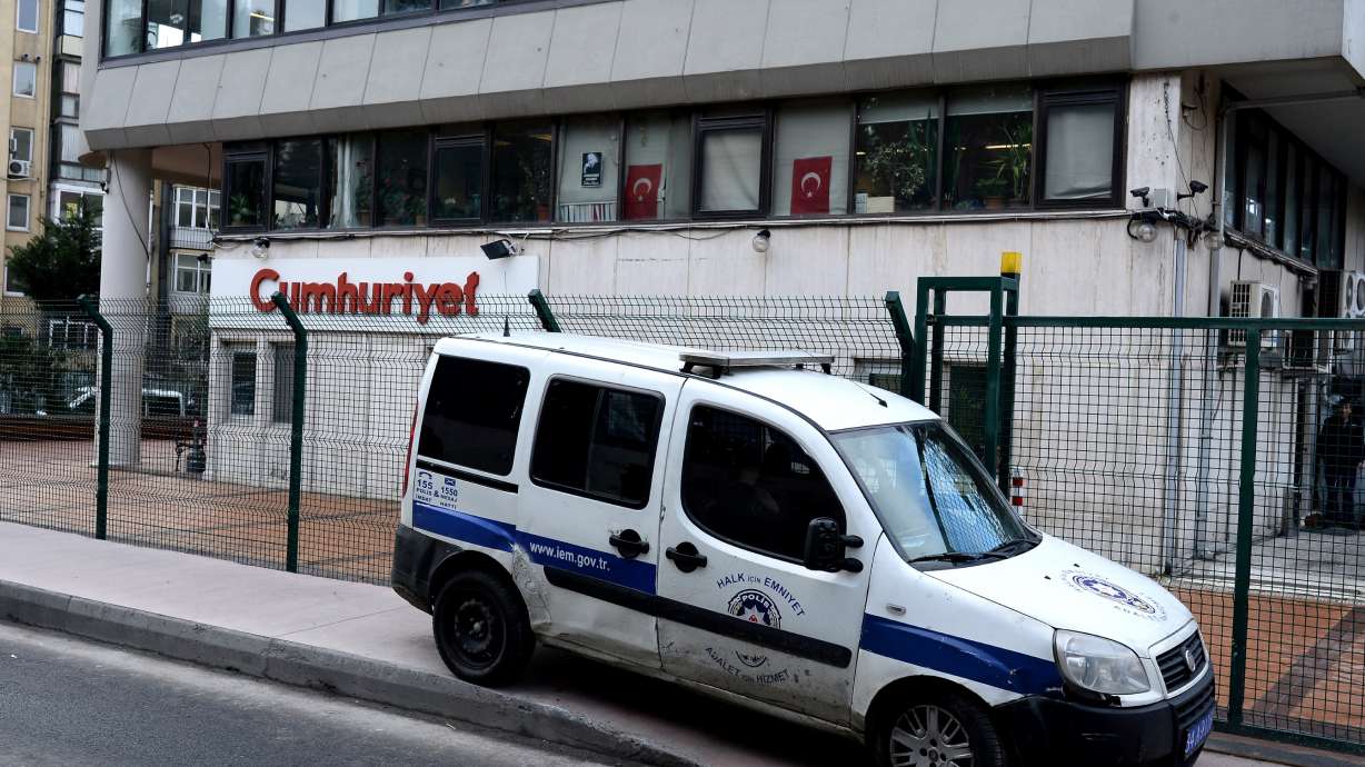 New Charlie Hebdo reaches global audience, dismays Muslims