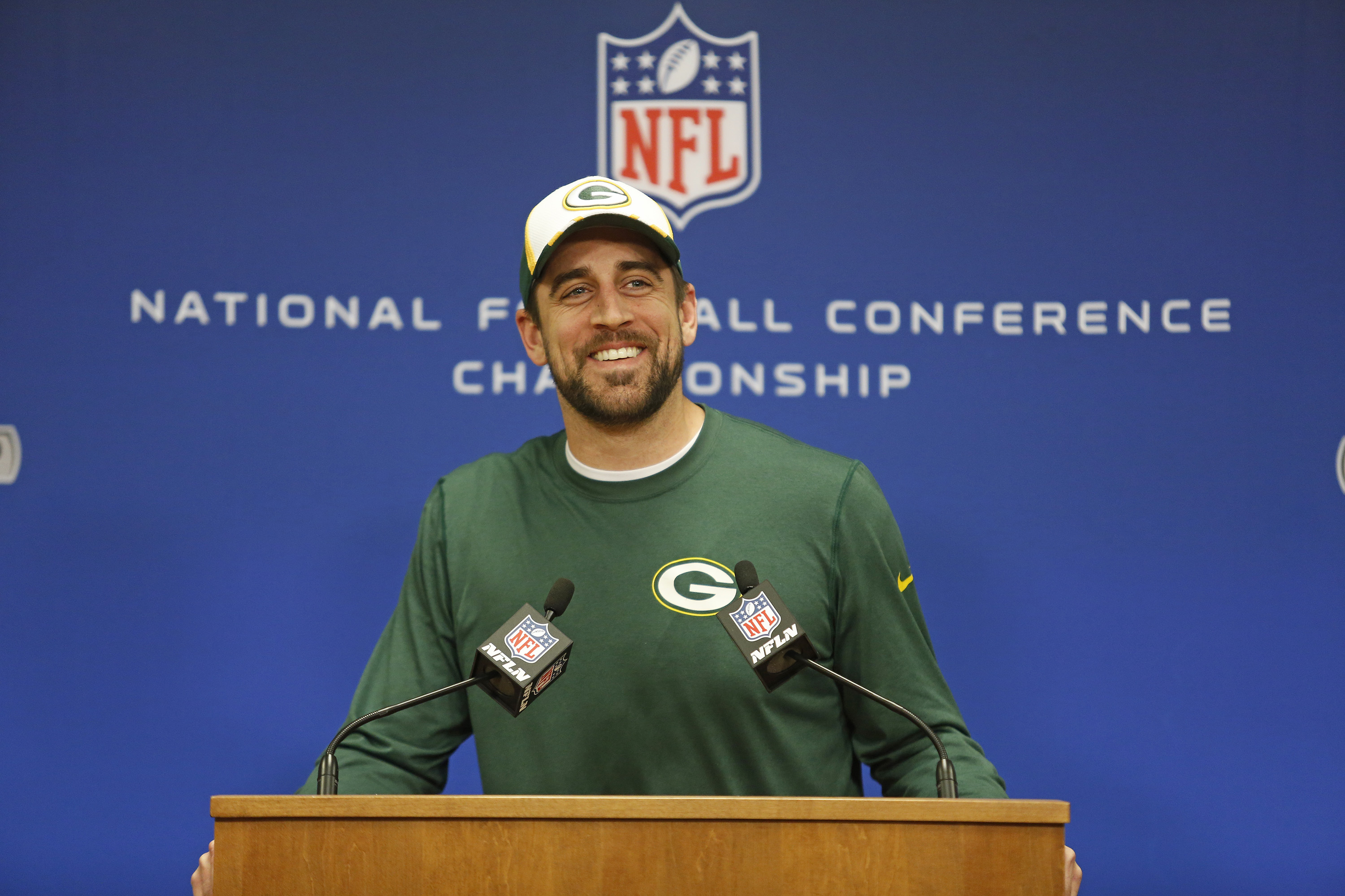 Packers quarterback Aaron Rodgers limited in practice