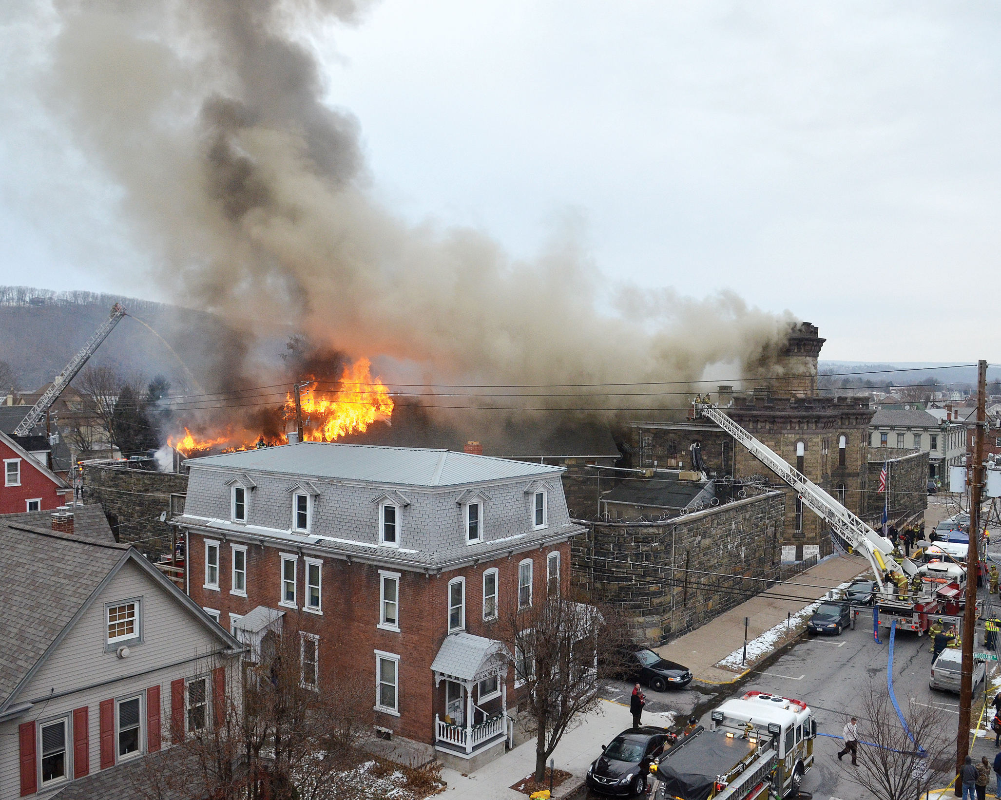 Officials: Burned Pennsylvania jail must be torn down
