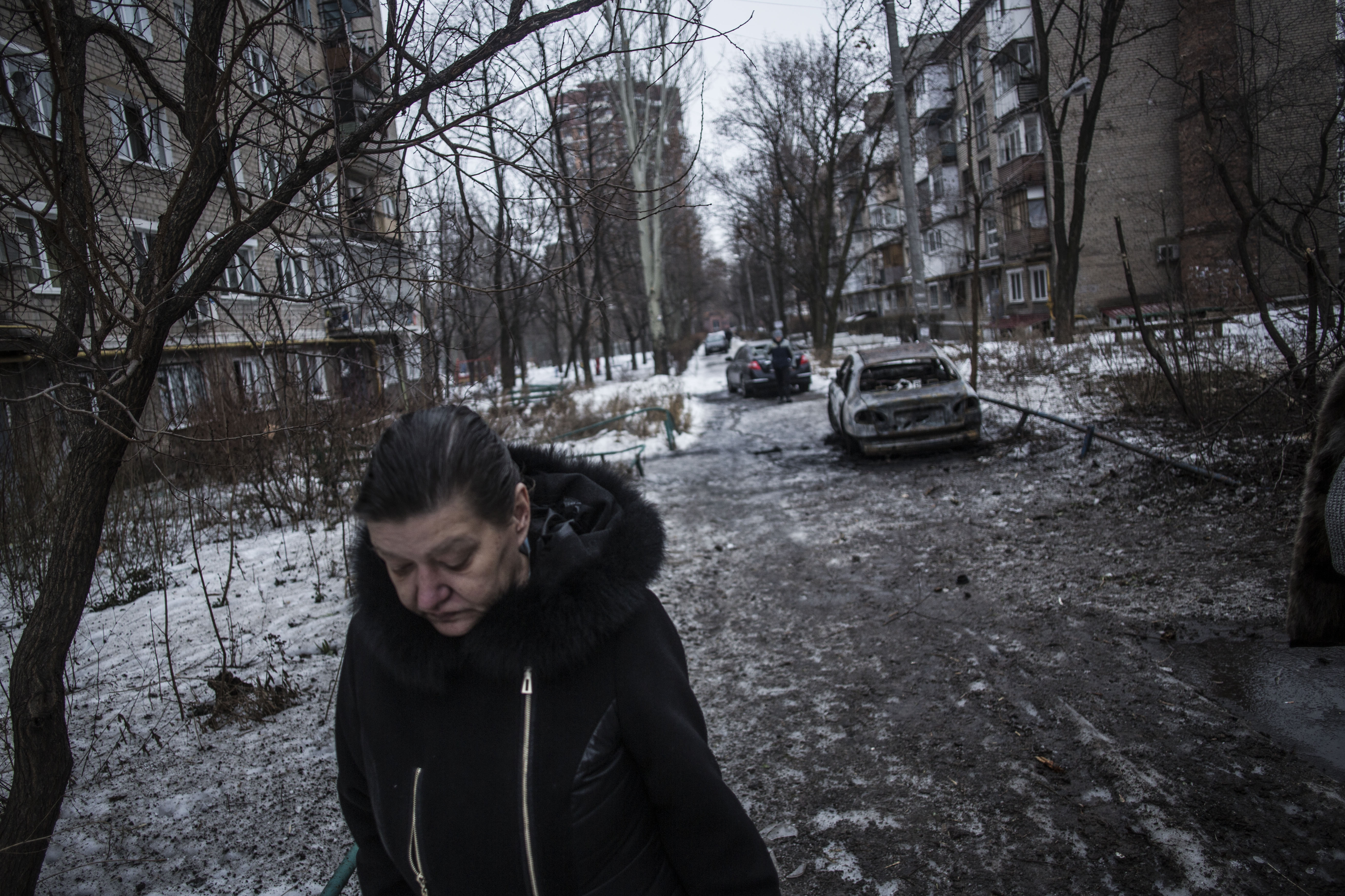 Ukraine, rebels both claim to control Donetsk airport