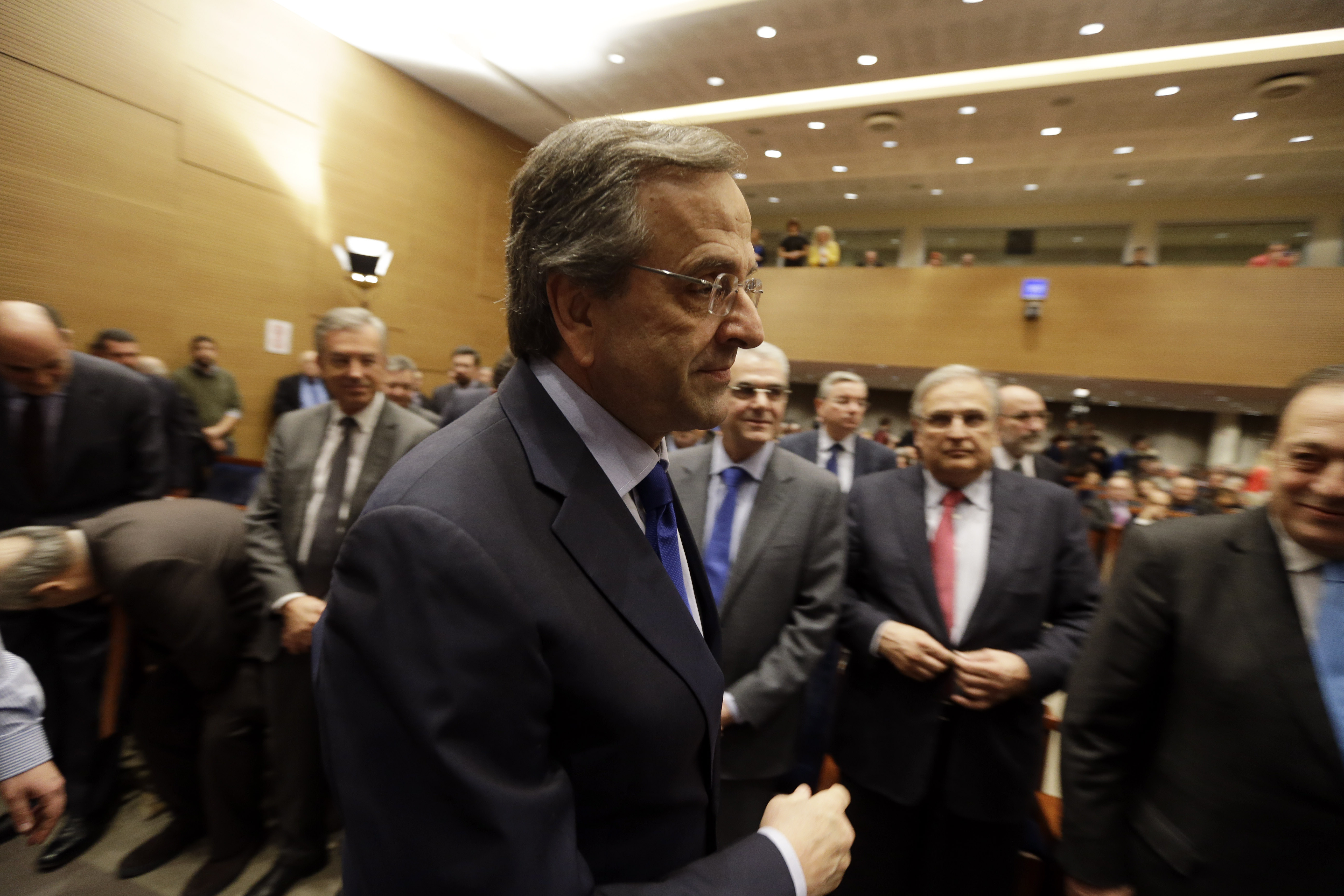 Fitch: Greek bank strain 'manageable' despite vote