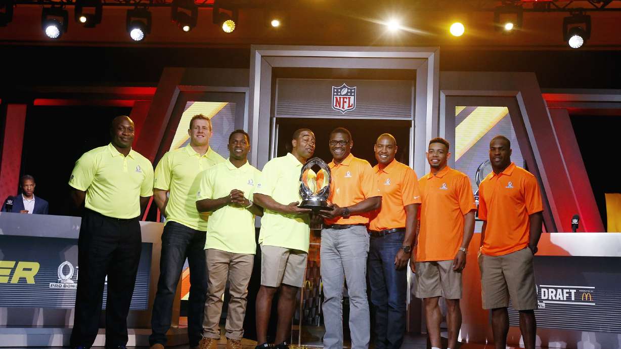 First 26 players chosen for Pro Bowl teams by Irvin, Carter