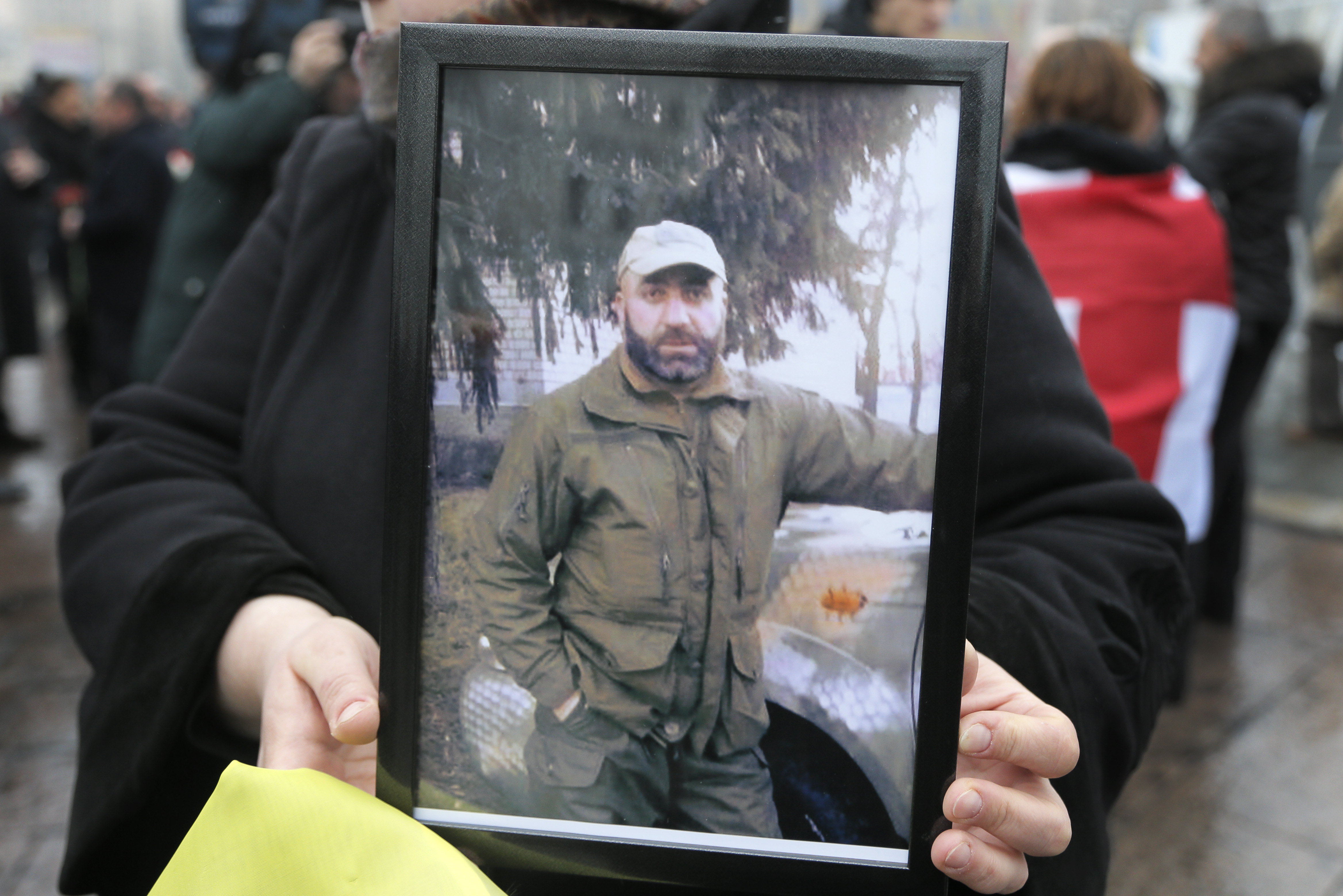 Ukraine president points to Russian hand in conflict
