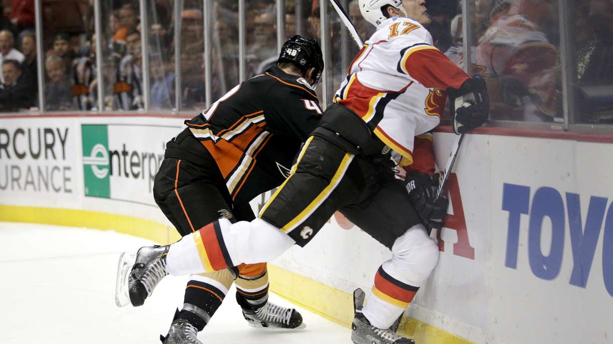 Lovejoy propels streaking Ducks past Flames 6-3