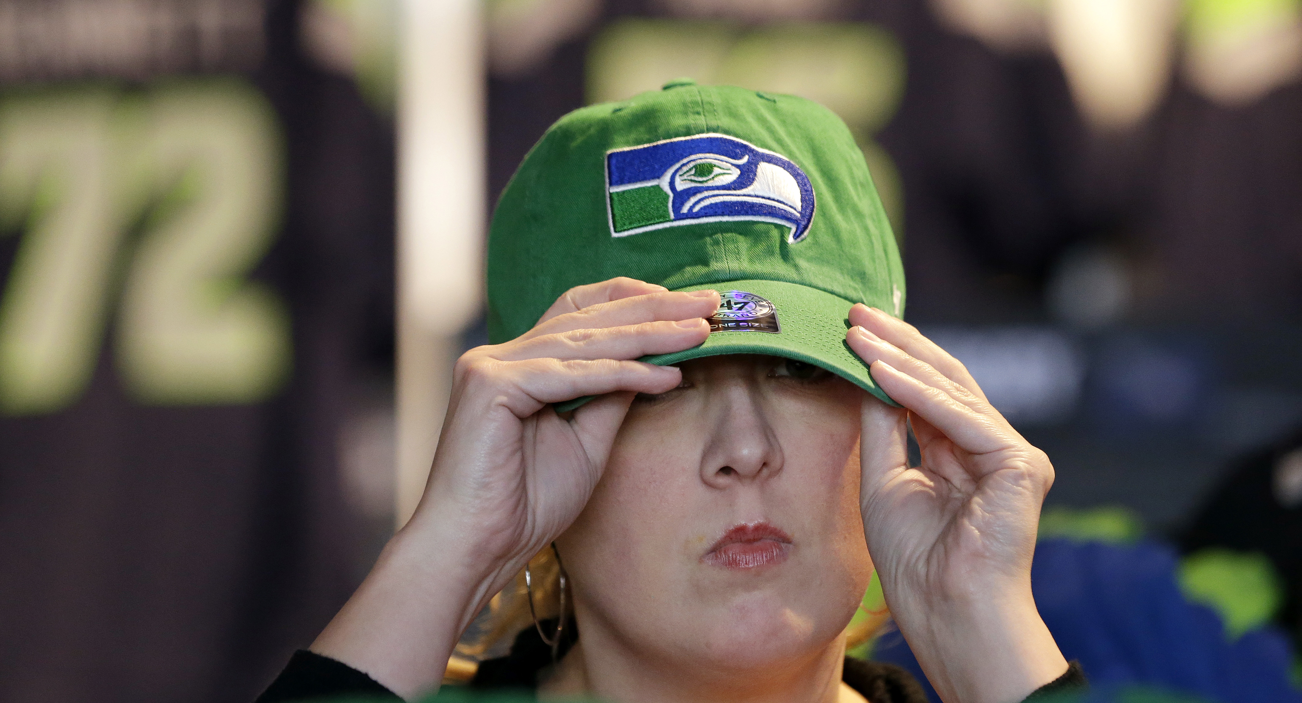 Seahawks fans pull out their wallets for Super Bowl tickets - The Columbian