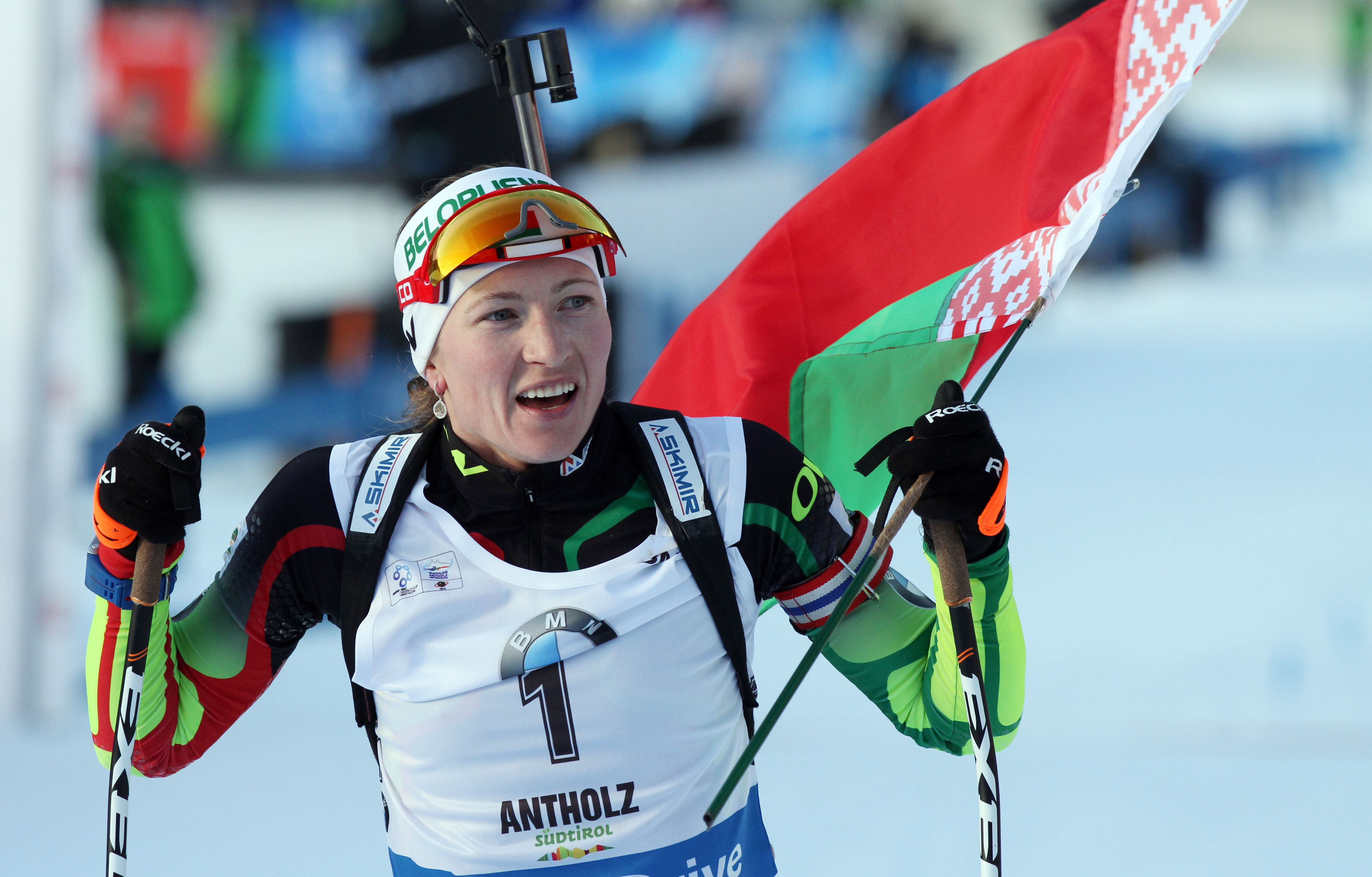 Schempp and Domracheva each win 3rd straight biathlons