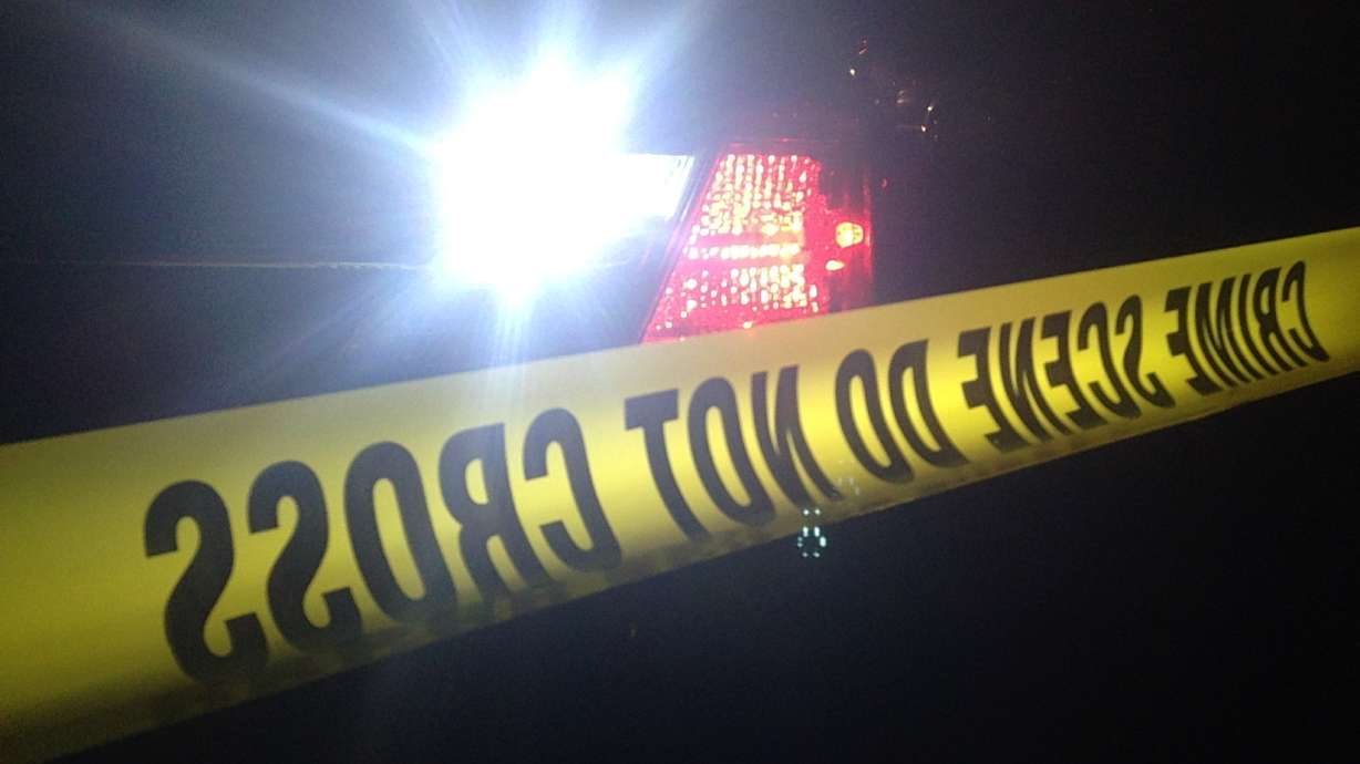 3 in hospital following crash in Highland