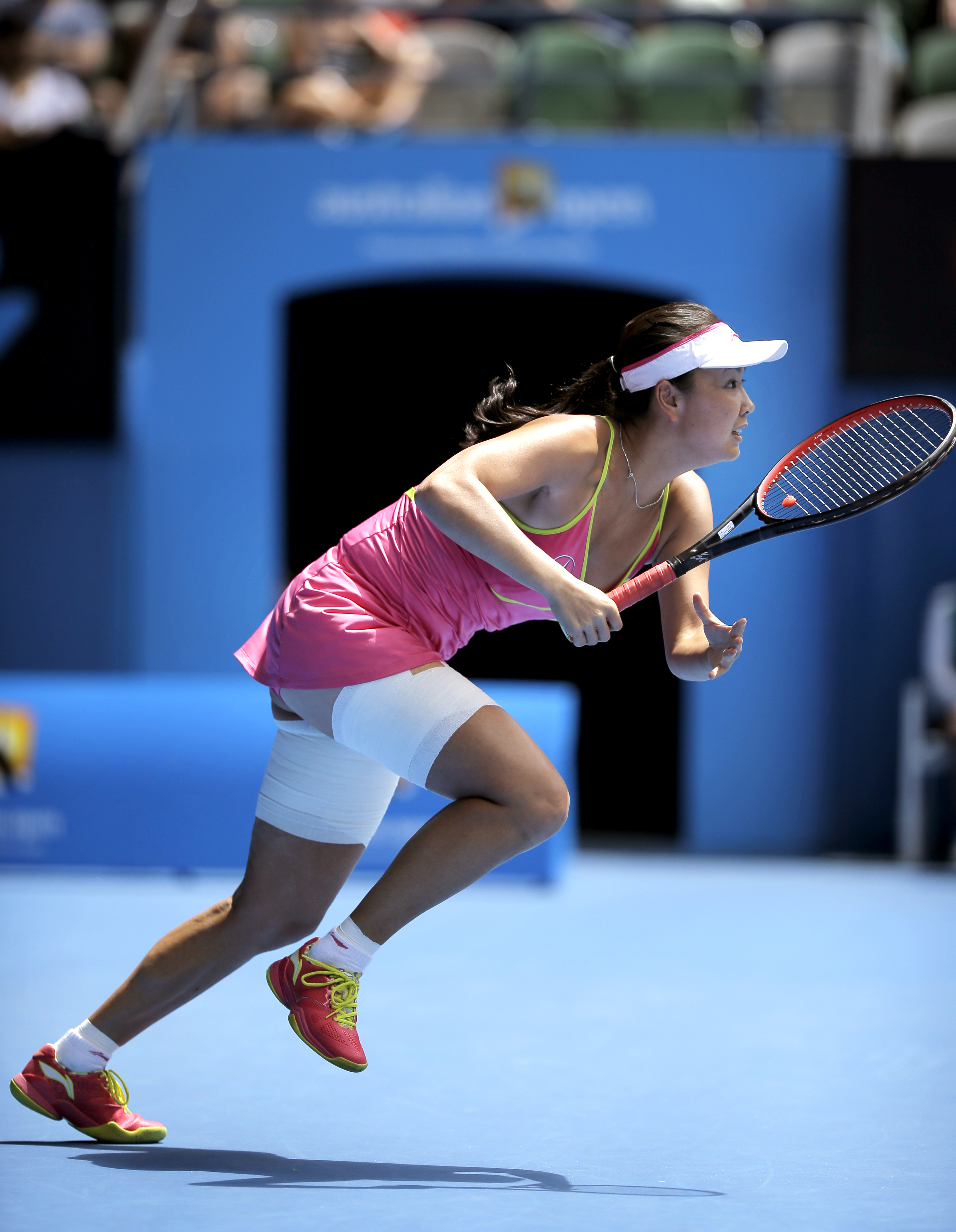 Maria Sharapova beats Peng in 4th round at Australian Open