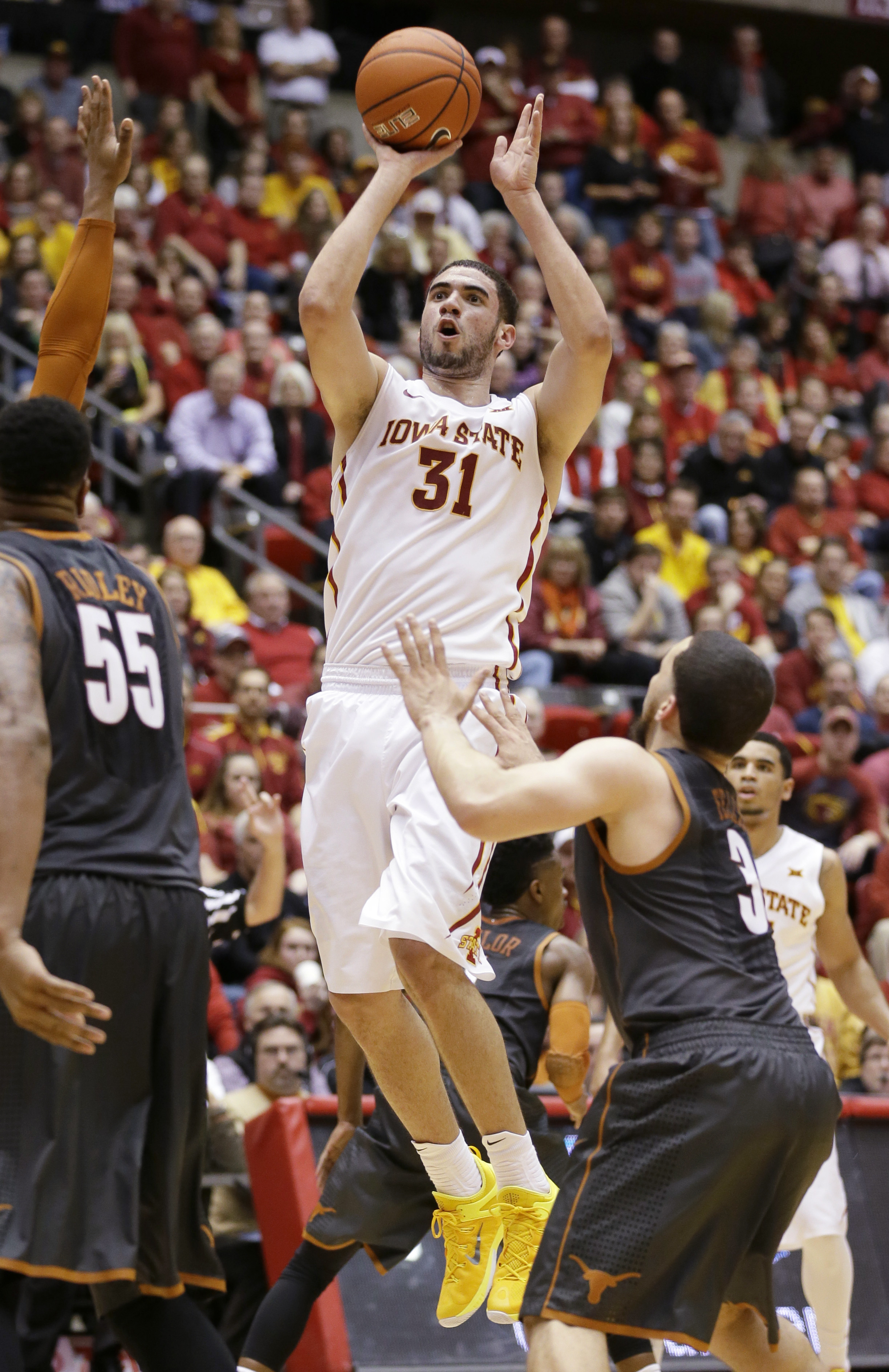 No. 15 Iowa State holds off No. 19 Texas 89-86