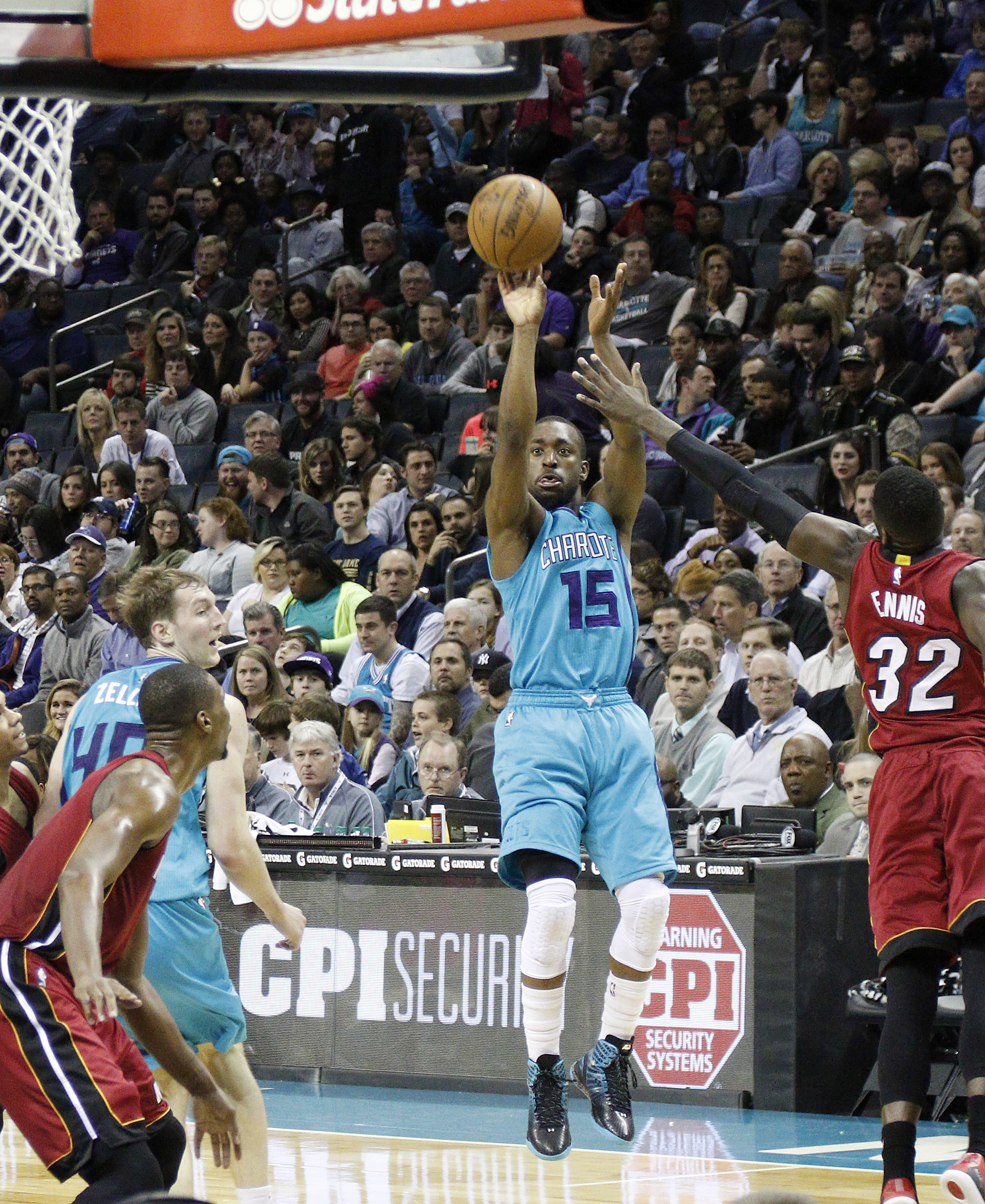 Hornets: Kemba Walker to miss 6 weeks after knee surgery