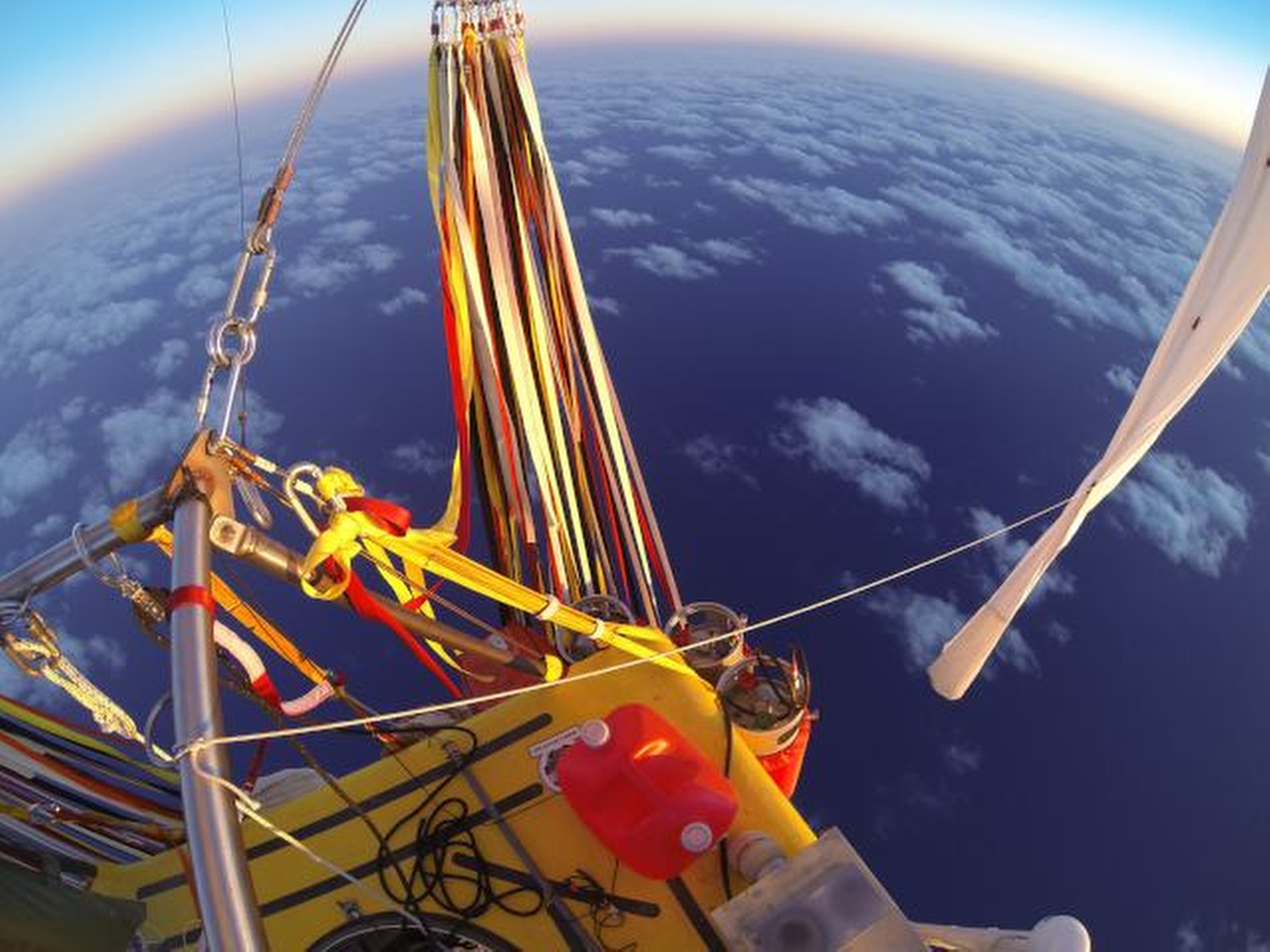 Balloon crew surpasses distance record in Pacific flight