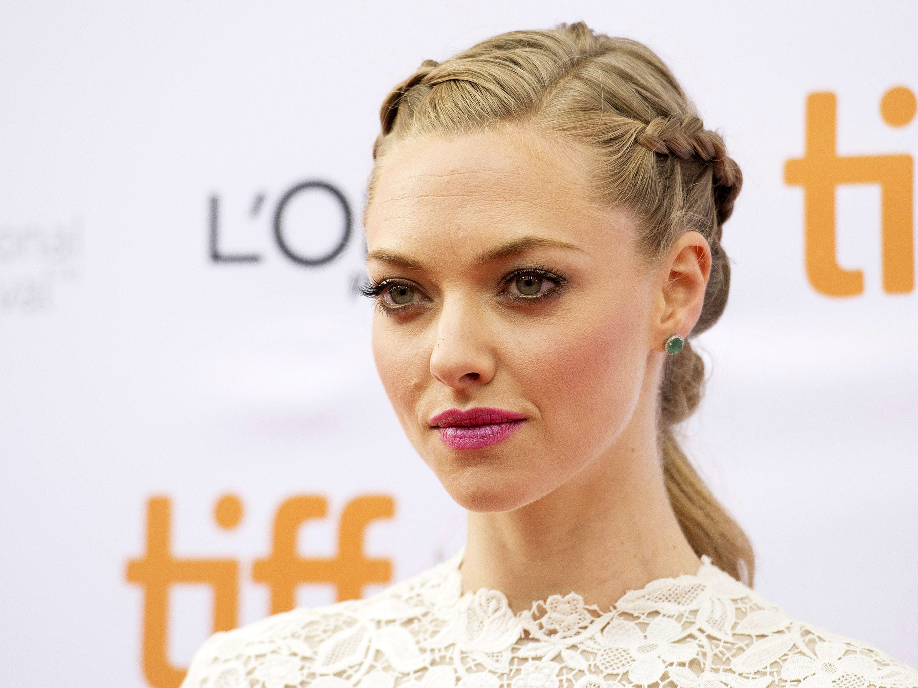 Amanda Seyfried replaces Tatiana Maslany off-Broadway